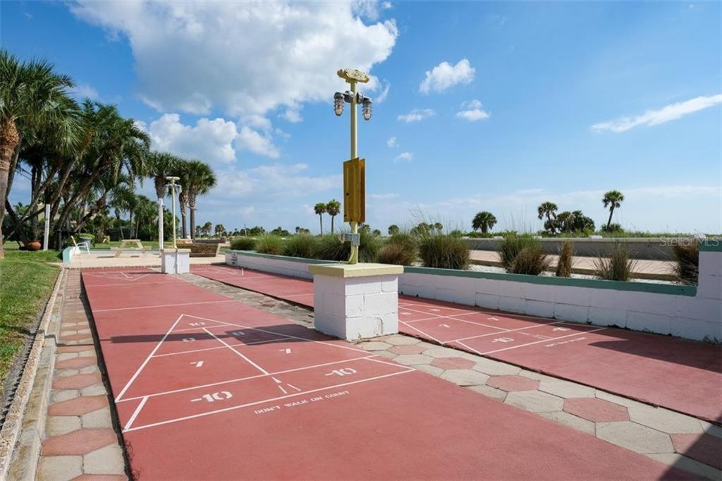 Tropic Terrace #23 - Beachfront Apartment St. Pete Beach
