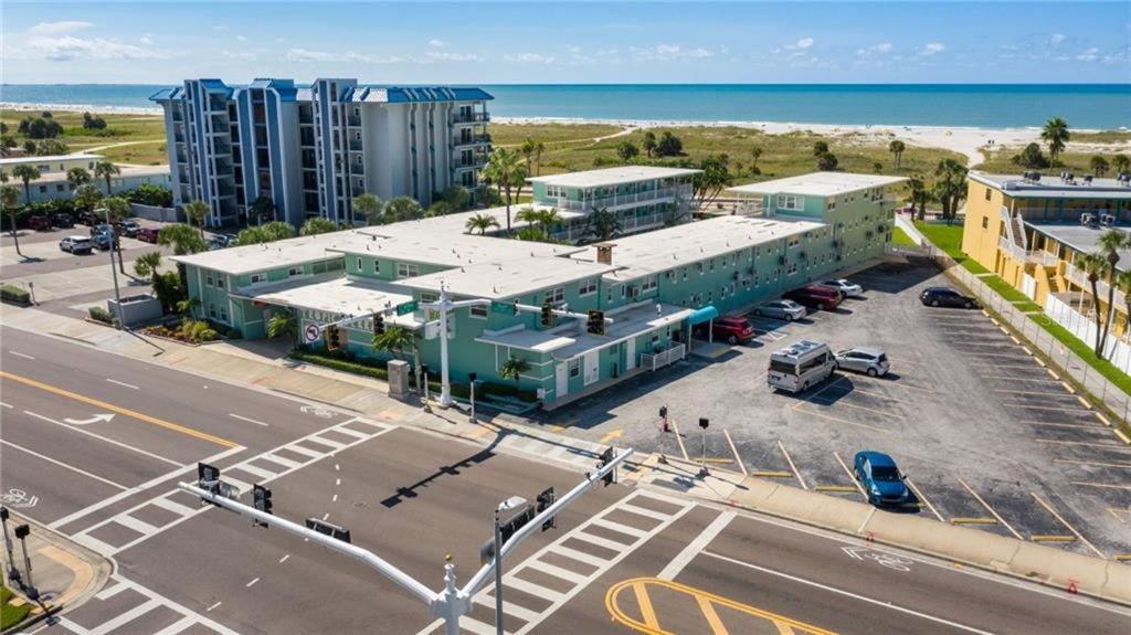 Apartment Tropic Terrace #23 - Beachfront *
