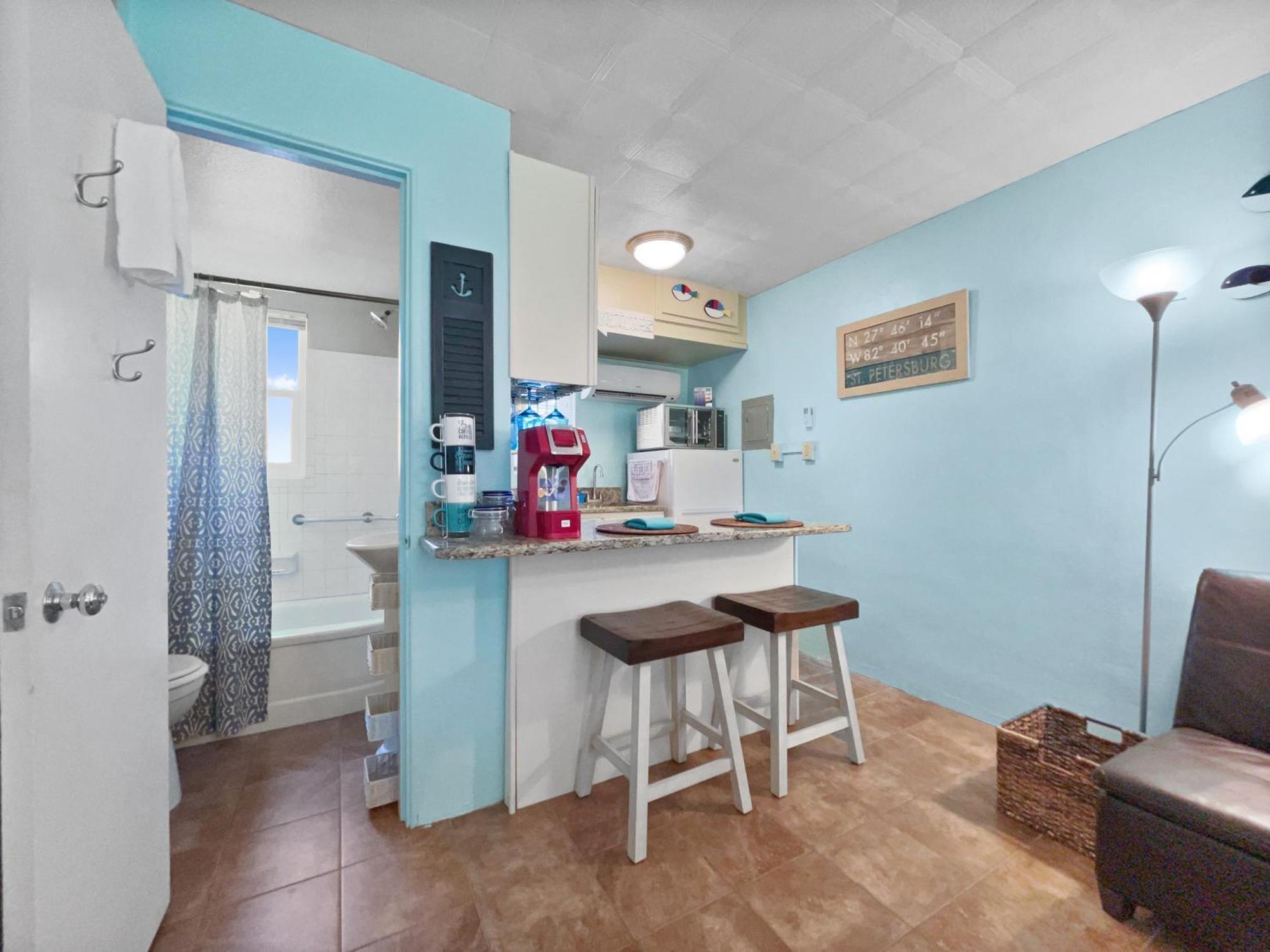 Apartment Tropic Terrace #23 - Beachfront St. Pete Beach