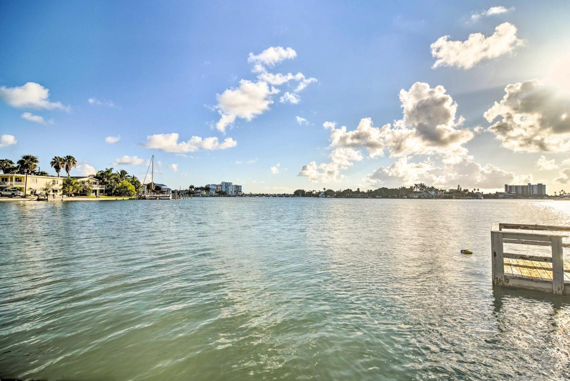 Apartment 4th-floor Waterfront On Treasure Island! *