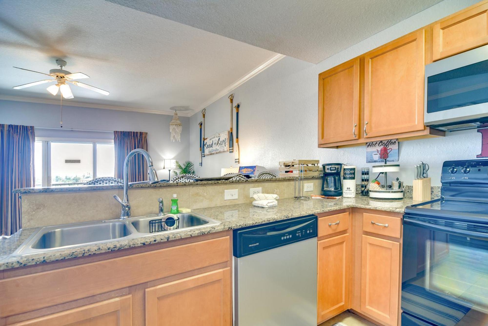 Apartment 4th-floor Waterfront On Treasure Island! St. Pete Beach