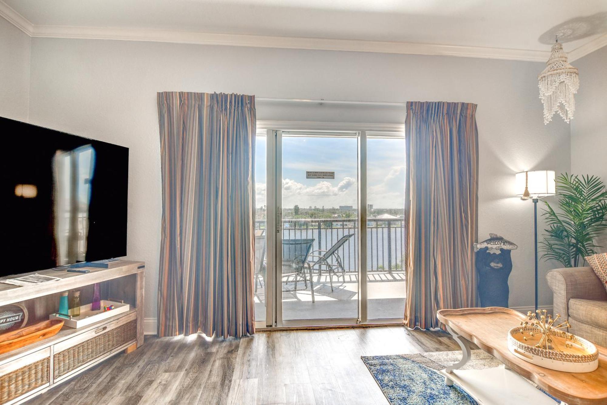 4th-floor Waterfront On Treasure Island! * St. Pete Beach