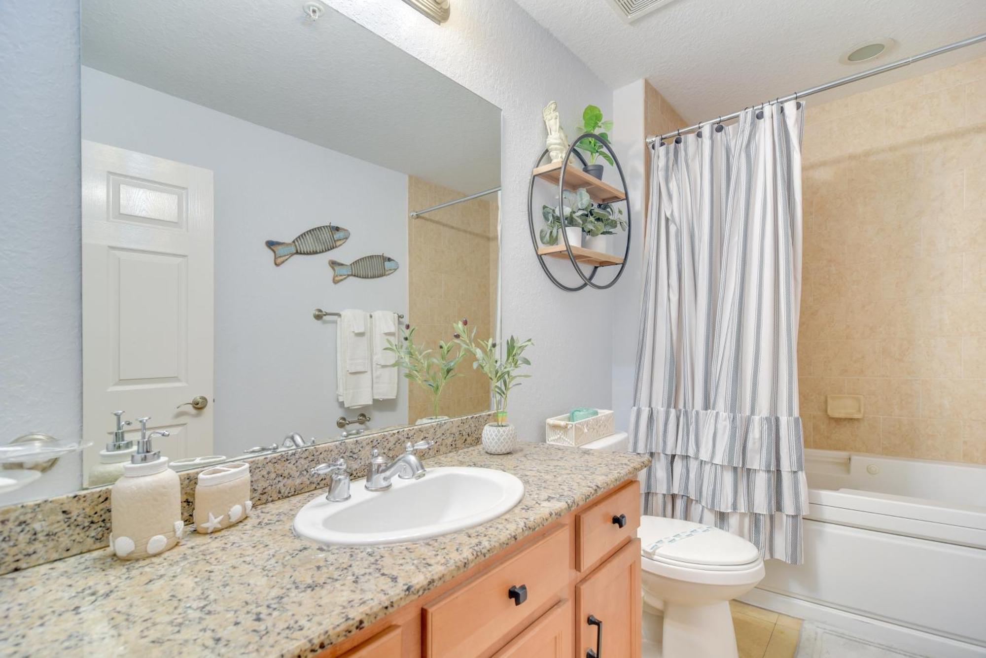 4th-floor Waterfront On Treasure Island! Apartment *