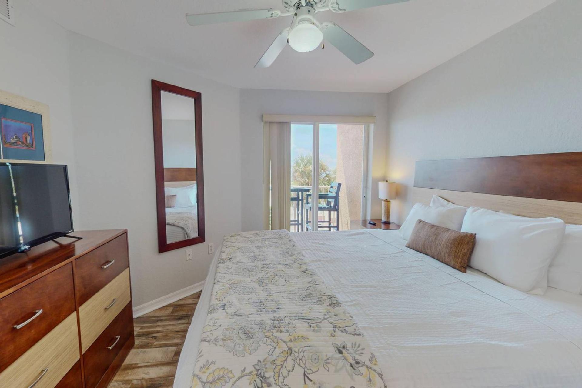 301 - Surf Holiday home St. Pete Beach