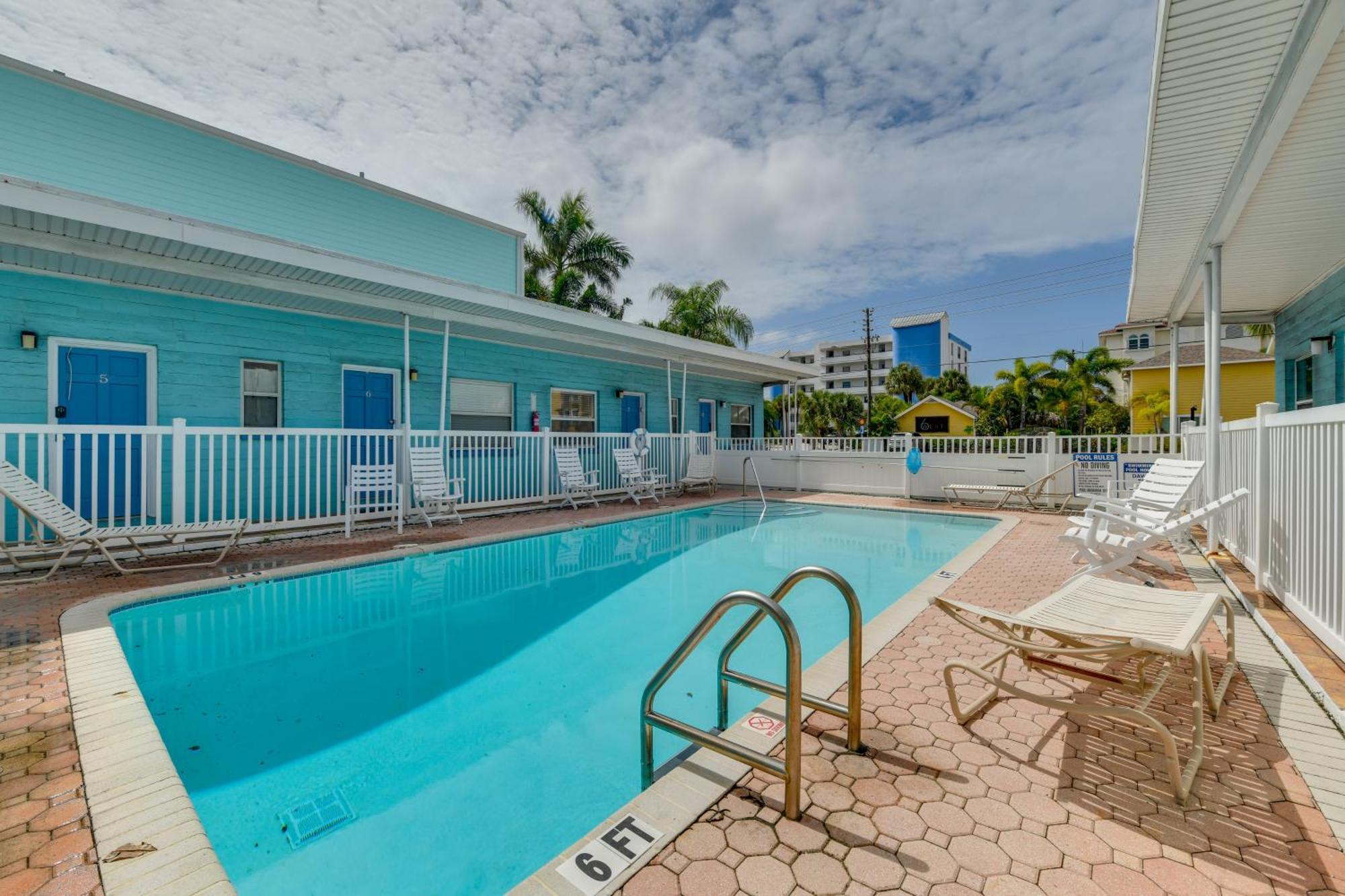 Apartment Madeira Walk To Johns Pass! St. Pete Beach