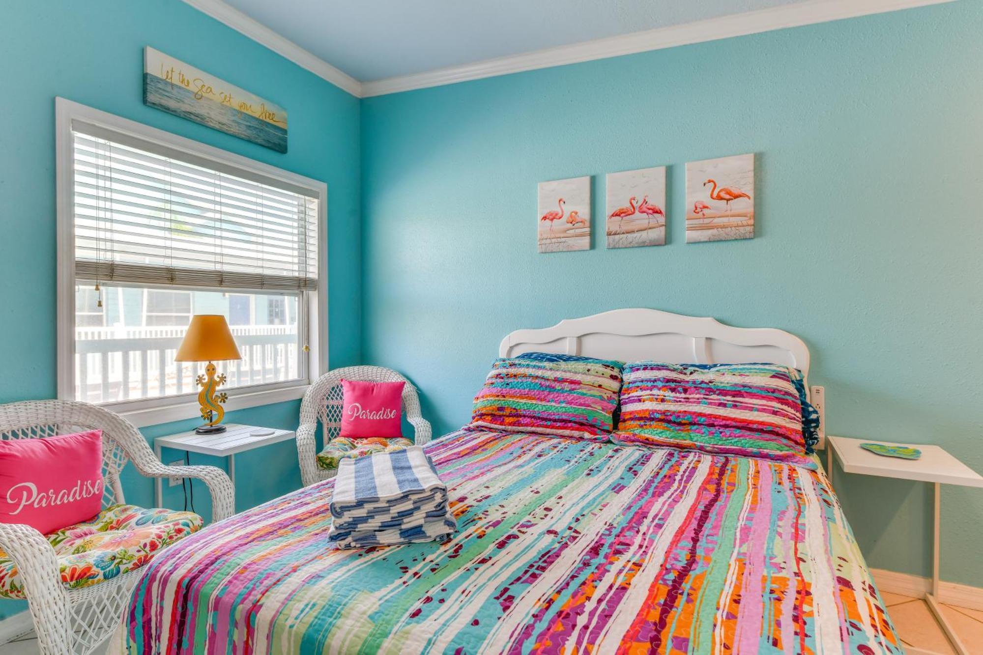 Apartment Madeira Walk To Johns Pass! *