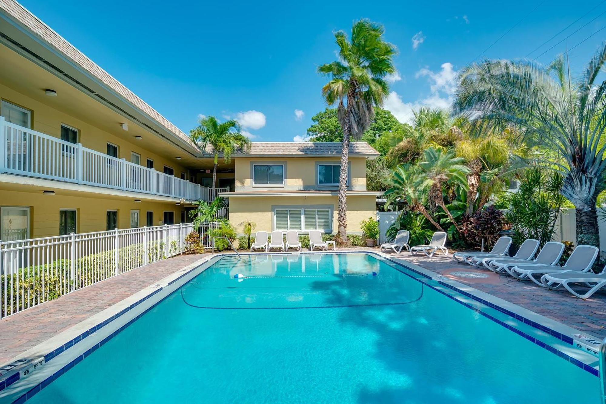 Holiday home Walk To Beach/beautiful And Comfy/relaxing Patio/parking