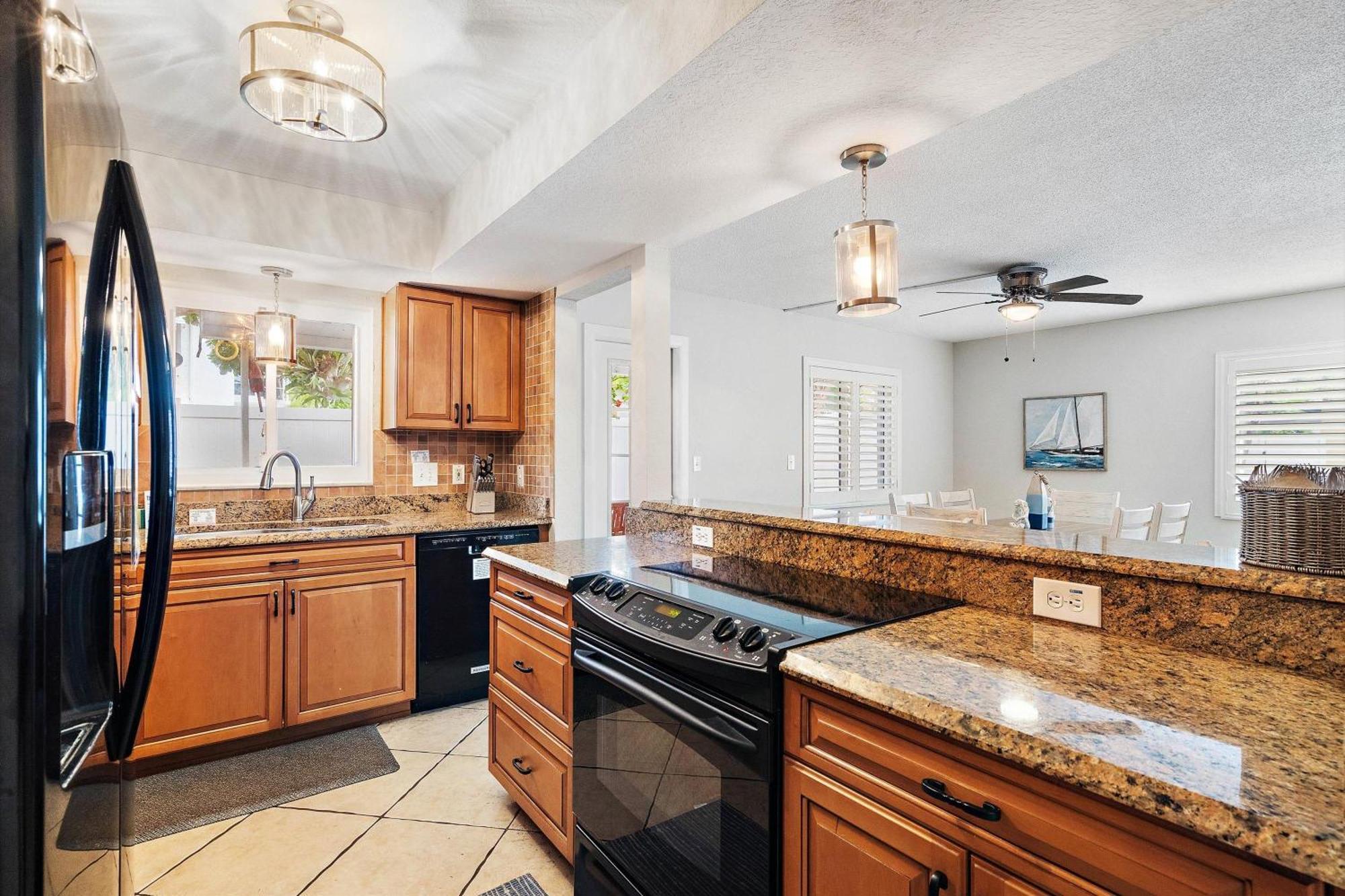 Walk To Beach/beautiful And Comfy/relaxing Patio/parking Holiday home St. Pete Beach