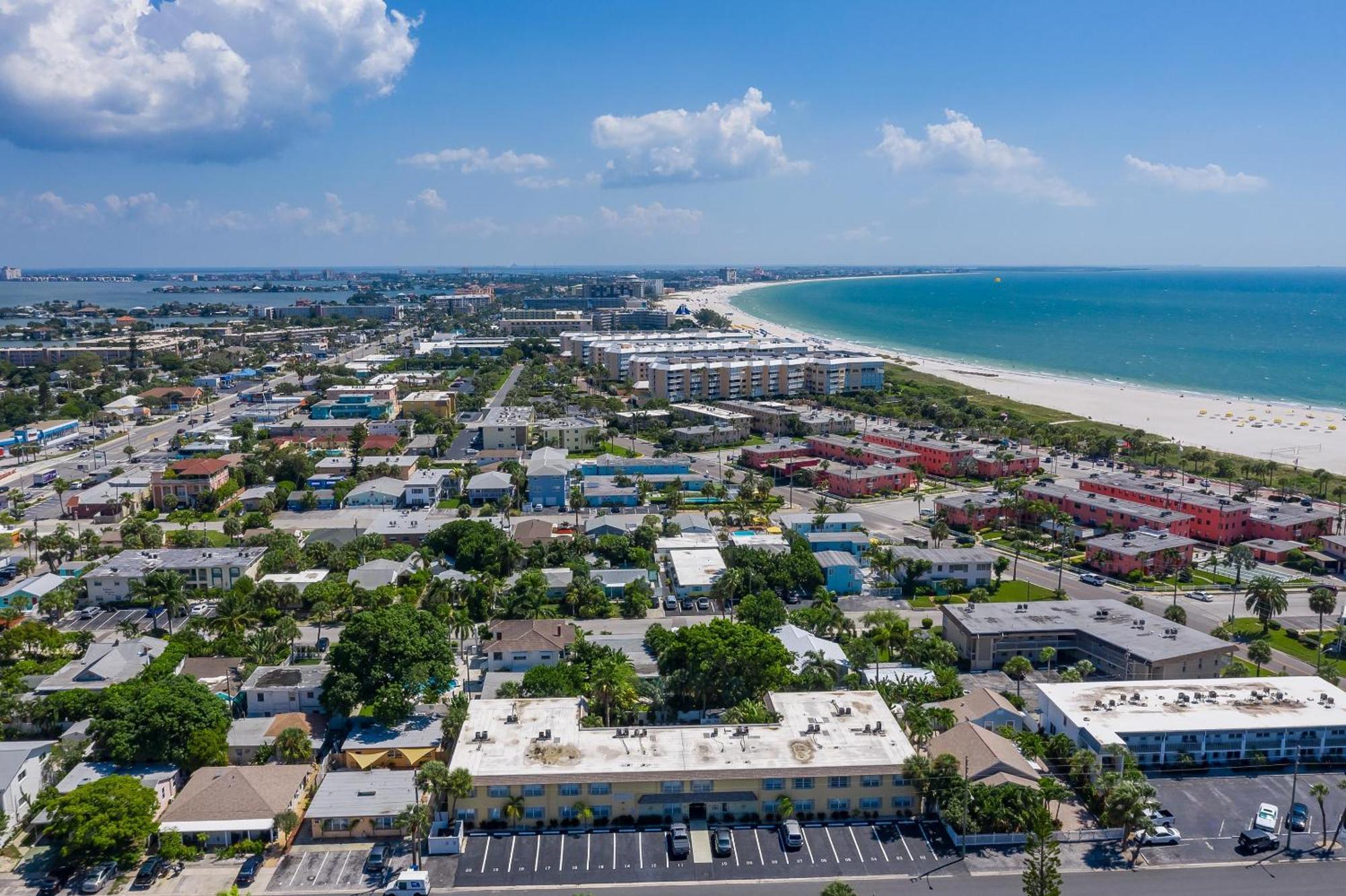Holiday home Walk To Beach/beautiful And Comfy/relaxing Patio/parking