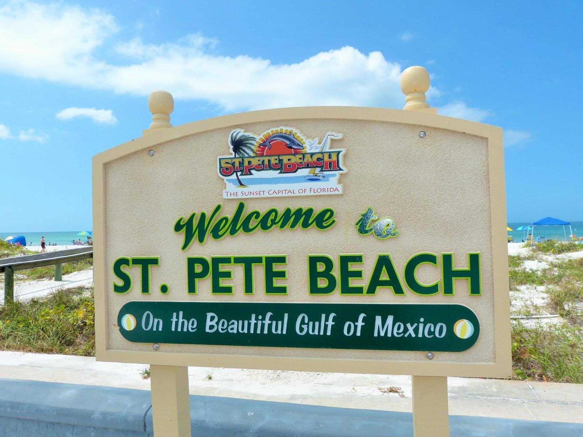 Walk To Beach/beautiful And Comfy/relaxing Patio/parking Holiday home *
