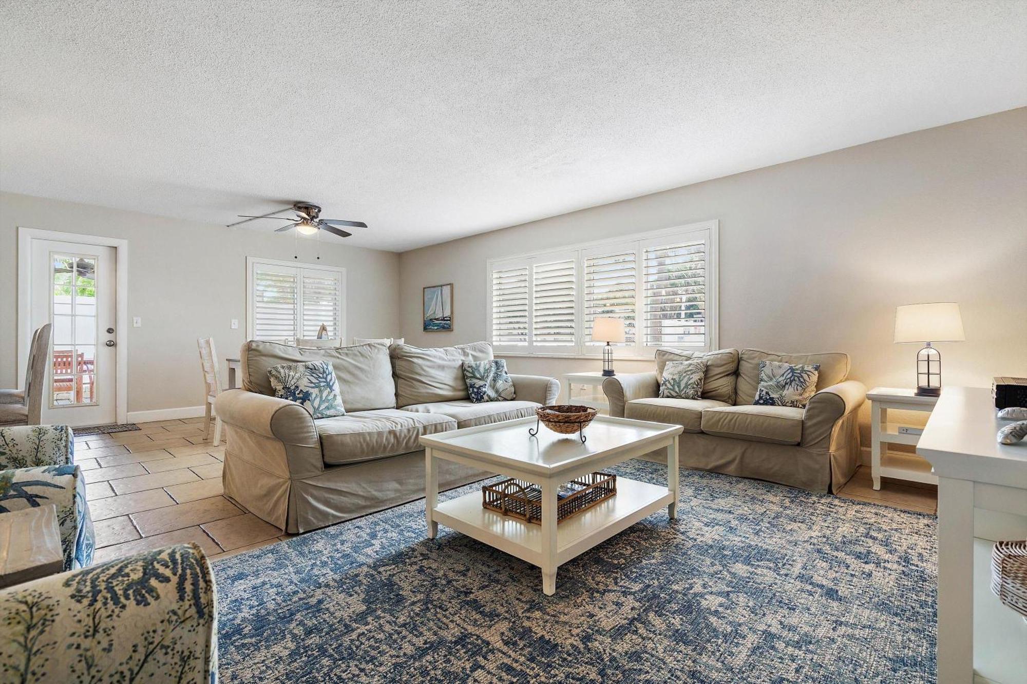 Holiday home Walk To Beach/beautiful And Comfy/relaxing Patio/parking