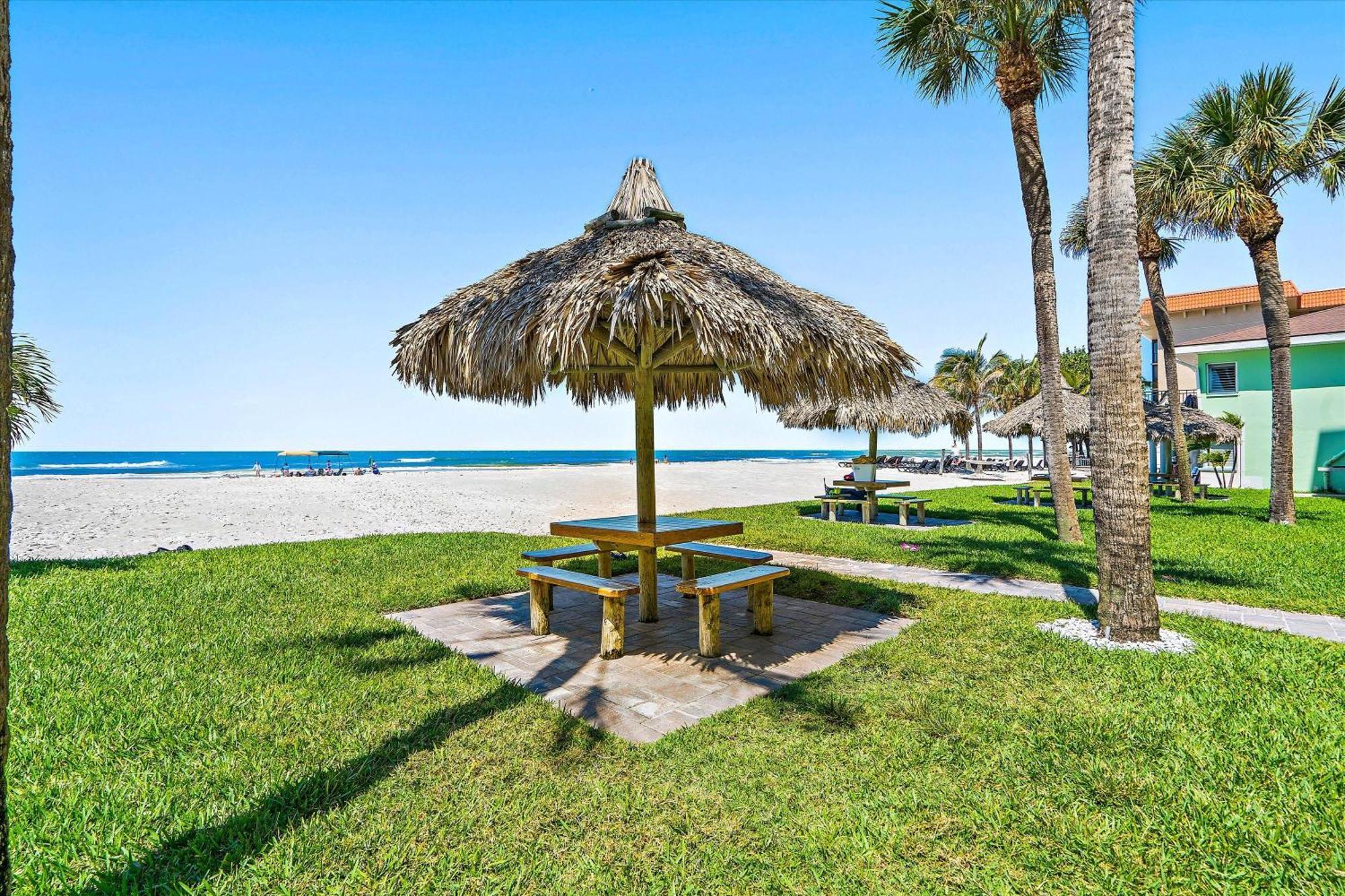 Holiday home Open - Beachfront Luxury/spacious/free Amenities/walk Everywhere St. Pete Beach