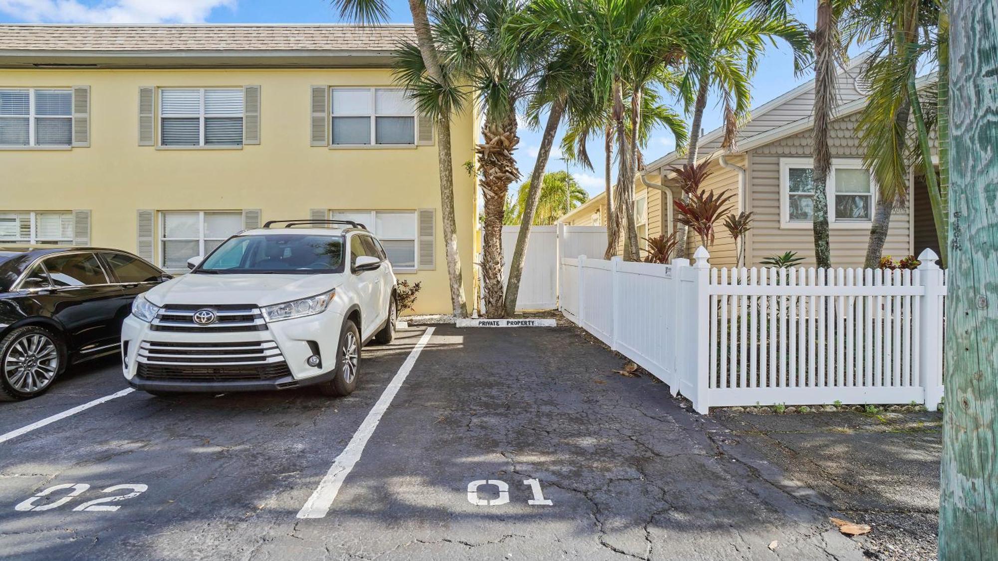 Minutes To And Happenings/free Parking/tons Of Space St. Pete Beach