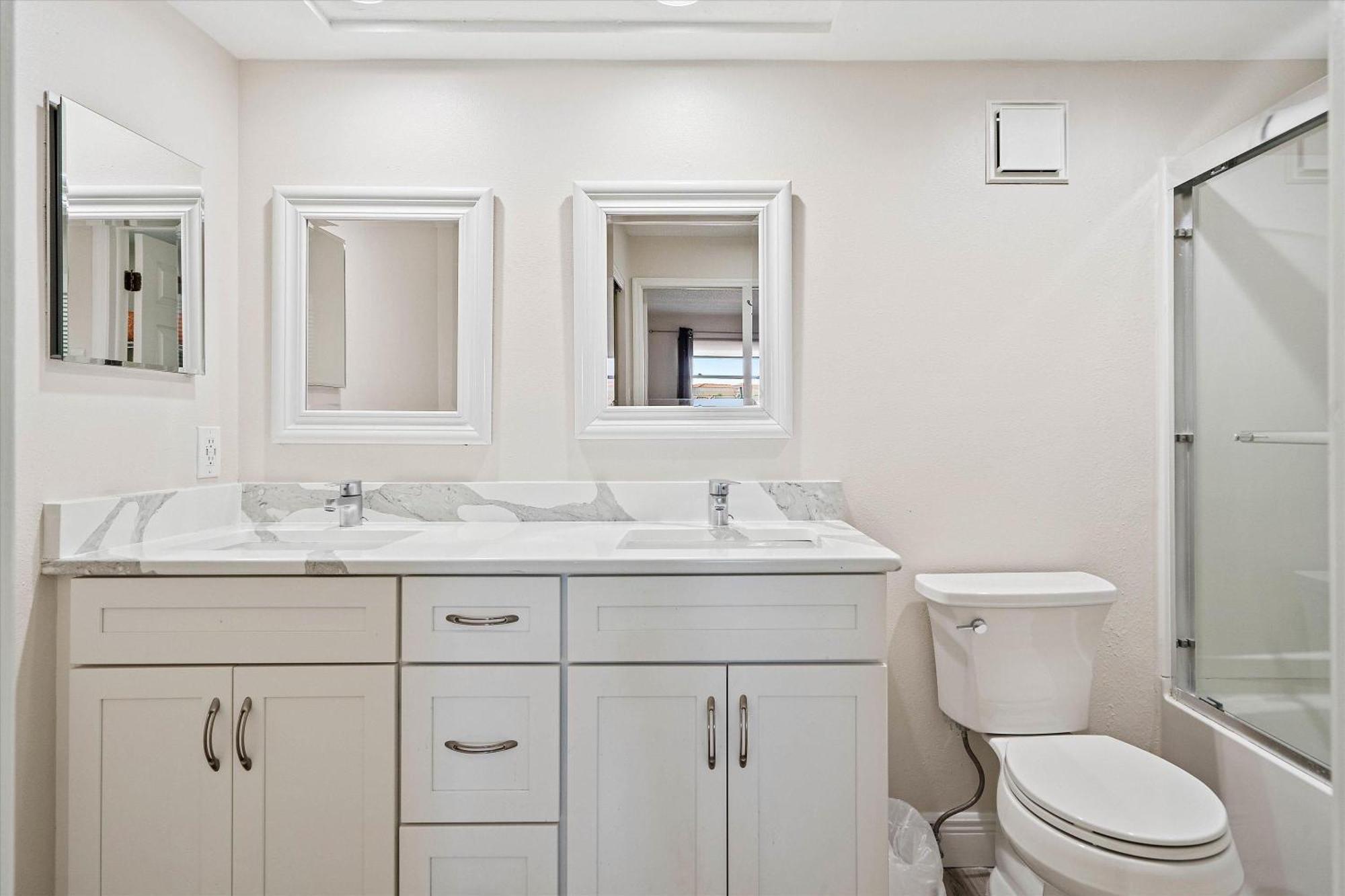 Open - Beachfront Luxury/spacious/free Amenities/walk Everywhere * St. Pete Beach