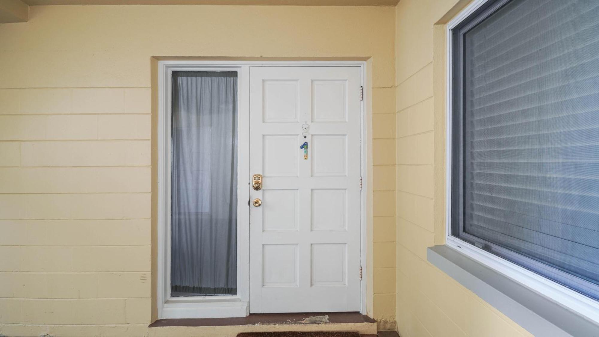 Minutes To And Happenings/free Parking/tons Of Space St. Pete Beach
