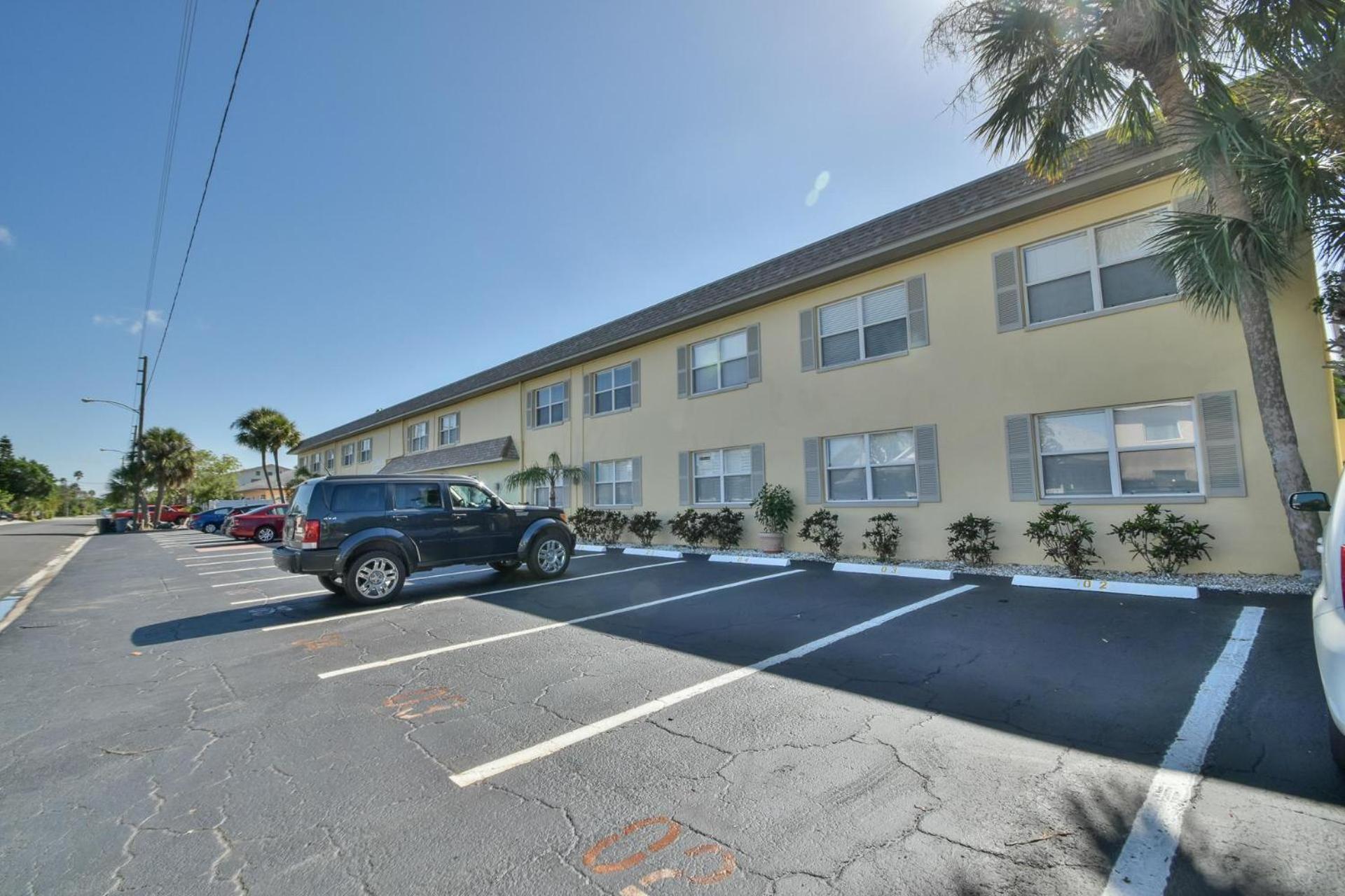 Minutes To And Happenings/free Parking/tons Of Space Holiday home St. Pete Beach