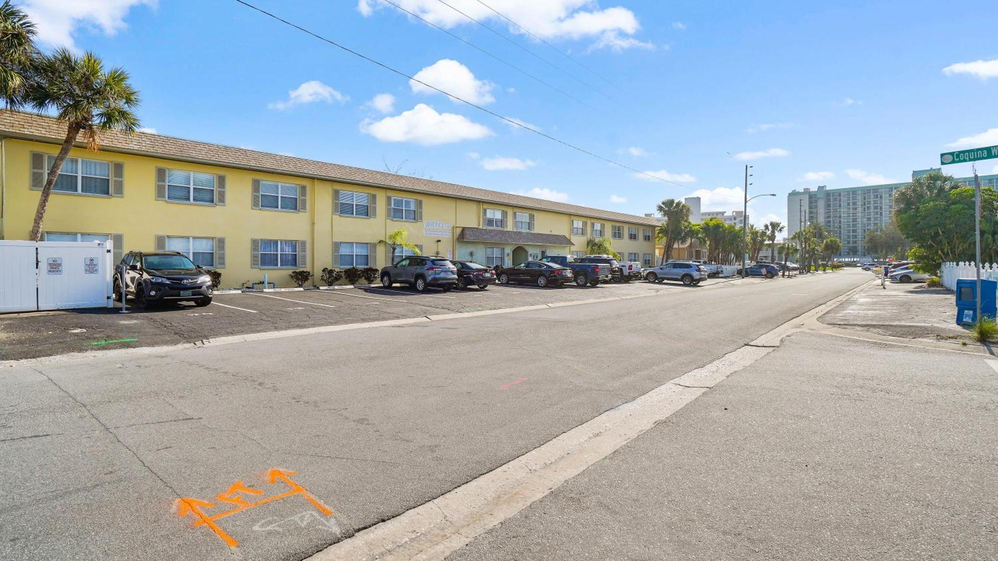Holiday home Minutes To And Happenings/free Parking/tons Of Space St. Pete Beach