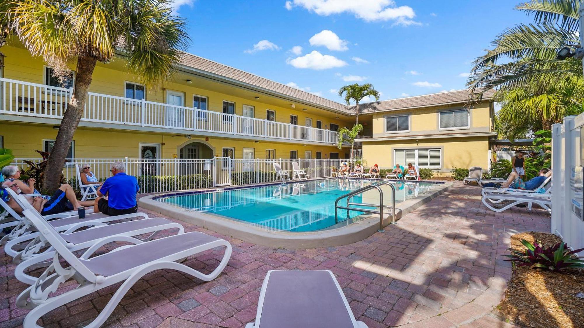 Minutes To And Happenings/free Parking/tons Of Space Holiday home