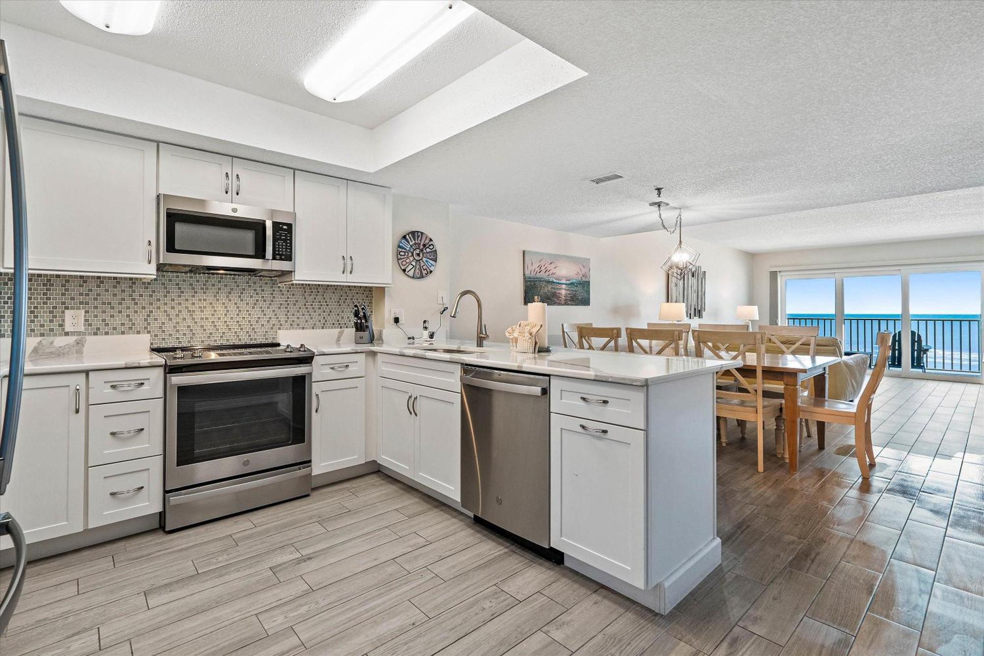 Holiday home Open - Beachfront Luxury/spacious/free Amenities/walk Everywhere