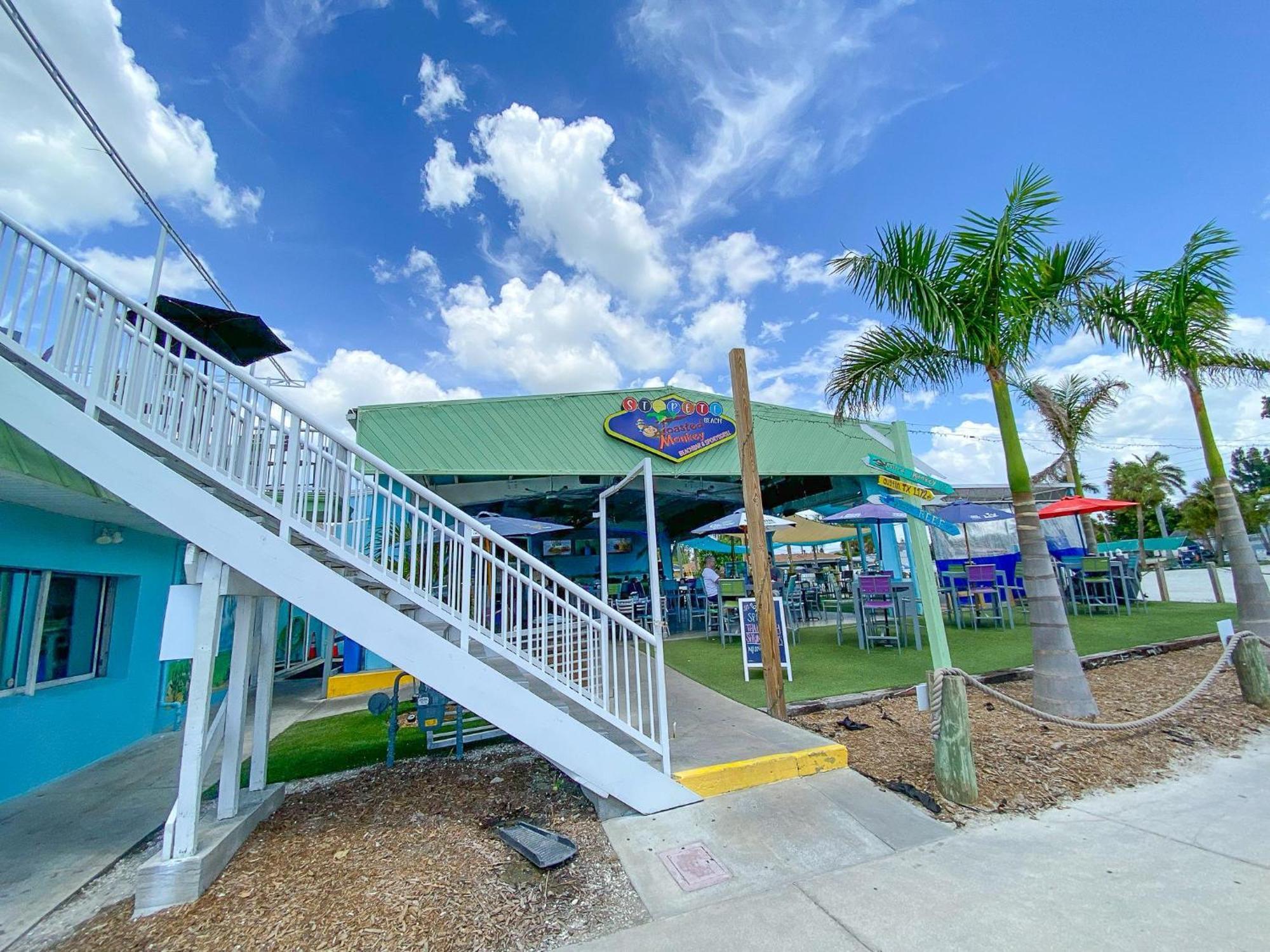 Minutes To And Happenings/free Parking/tons Of Space Holiday home
