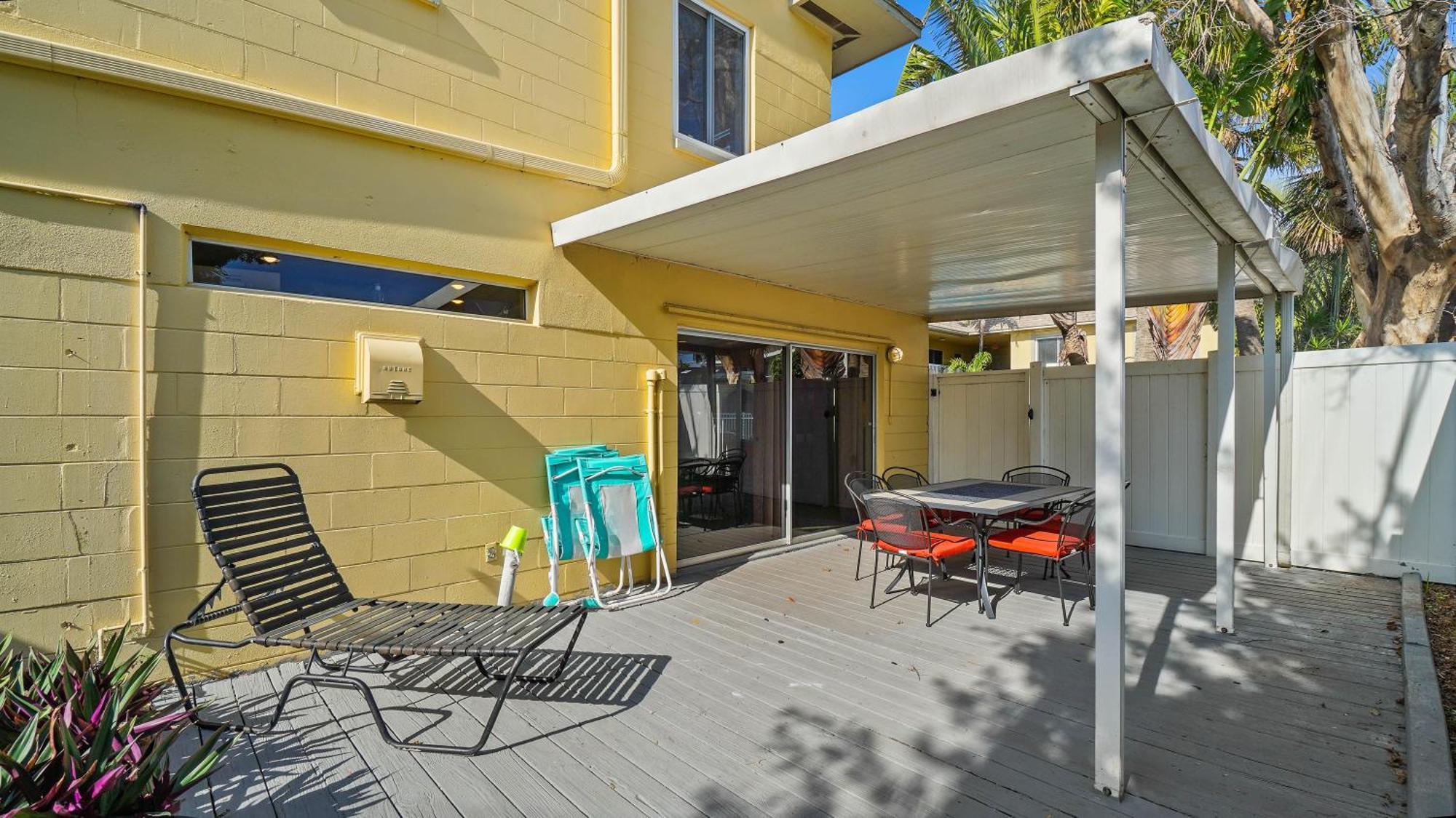 Minutes To And Happenings/free Parking/tons Of Space St. Pete Beach