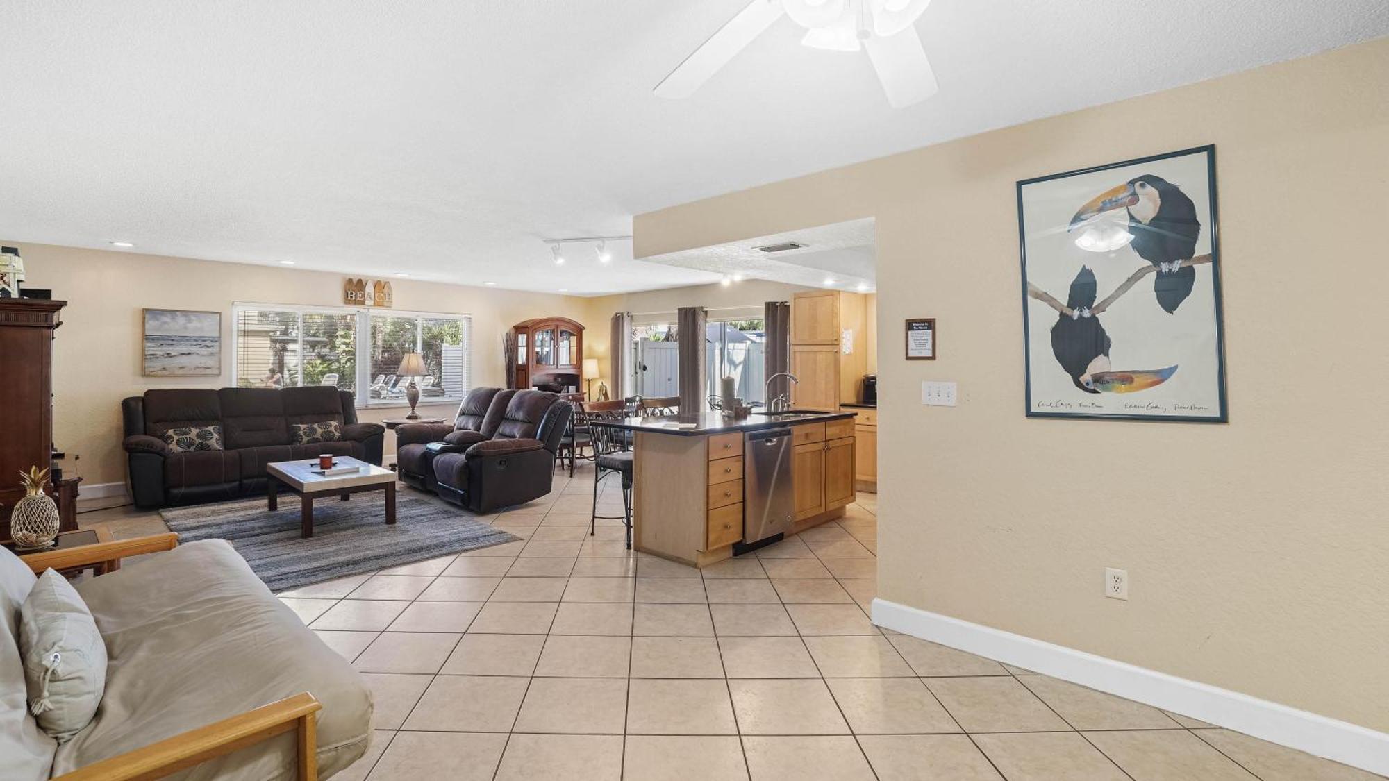Minutes To And Happenings/free Parking/tons Of Space St. Pete Beach