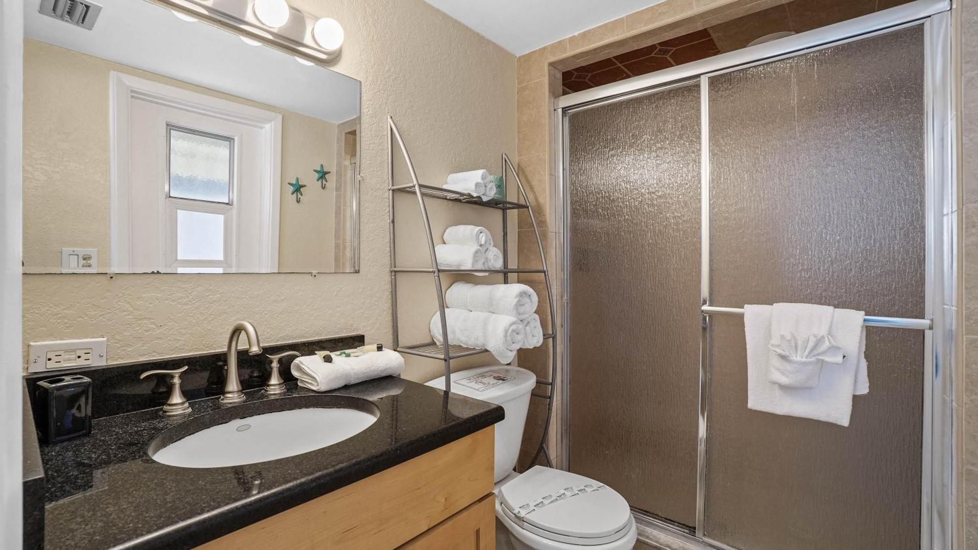 Holiday home Minutes To And Happenings/free Parking/tons Of Space