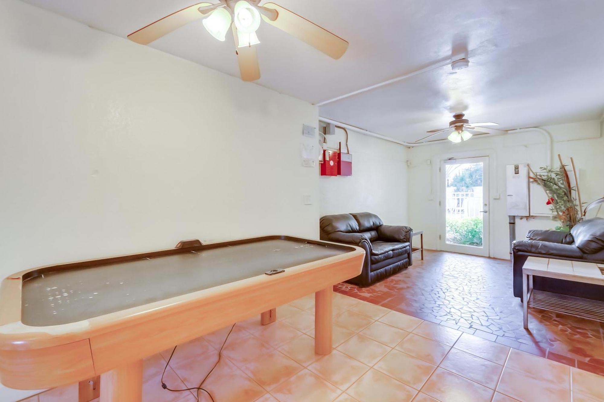 Beach/discount/parking/walkable Holiday home *