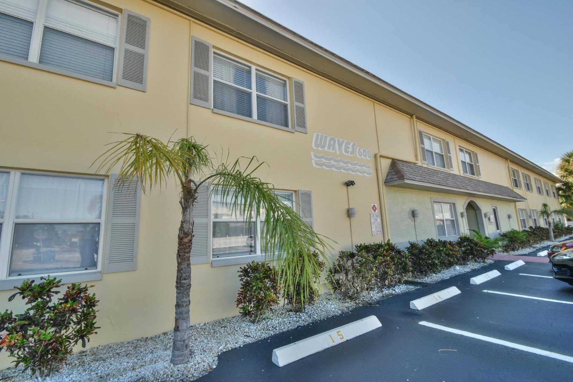 Holiday home Beach/discount/parking/walkable St. Pete Beach