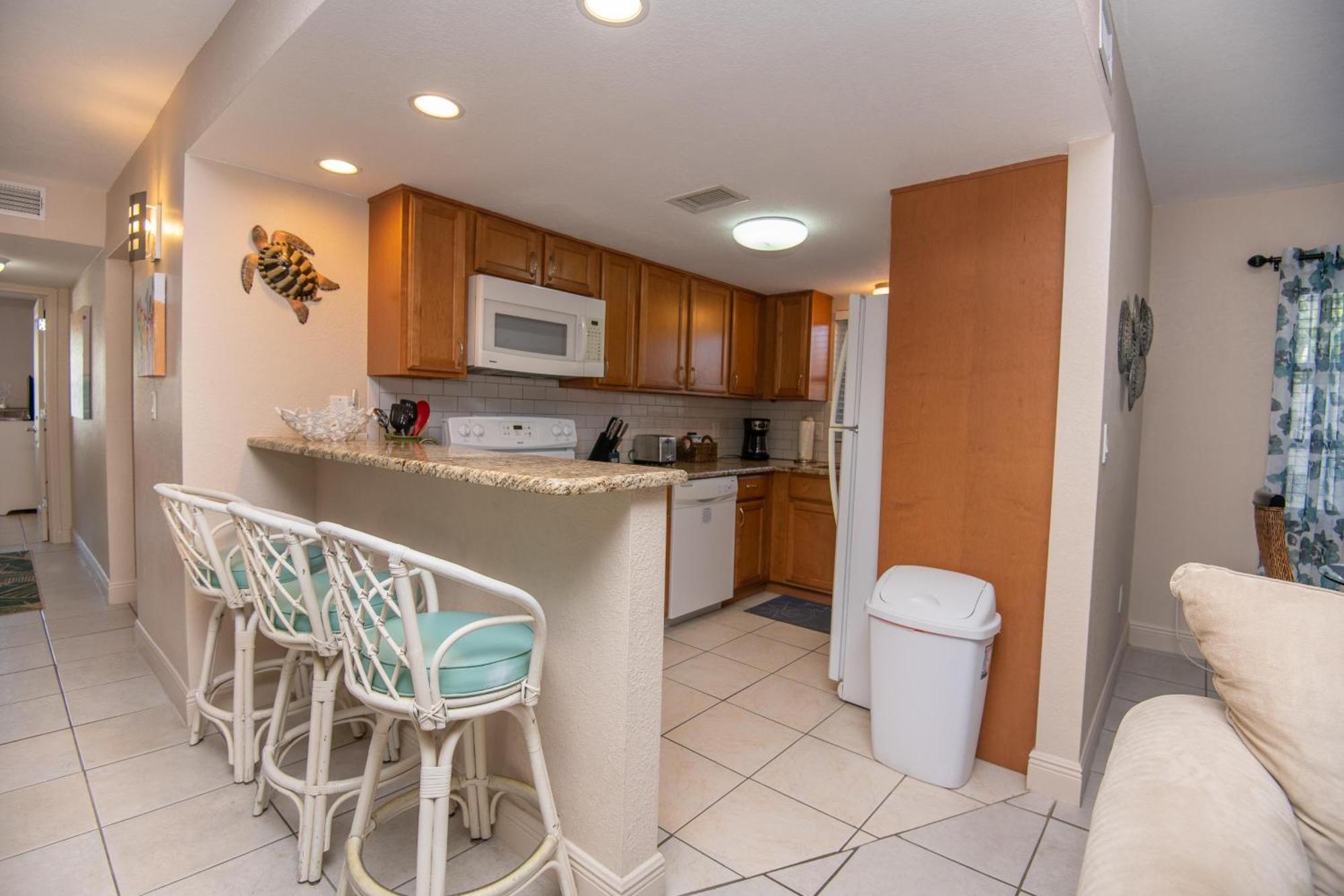 Beach/discount/parking/walkable * St. Pete Beach
