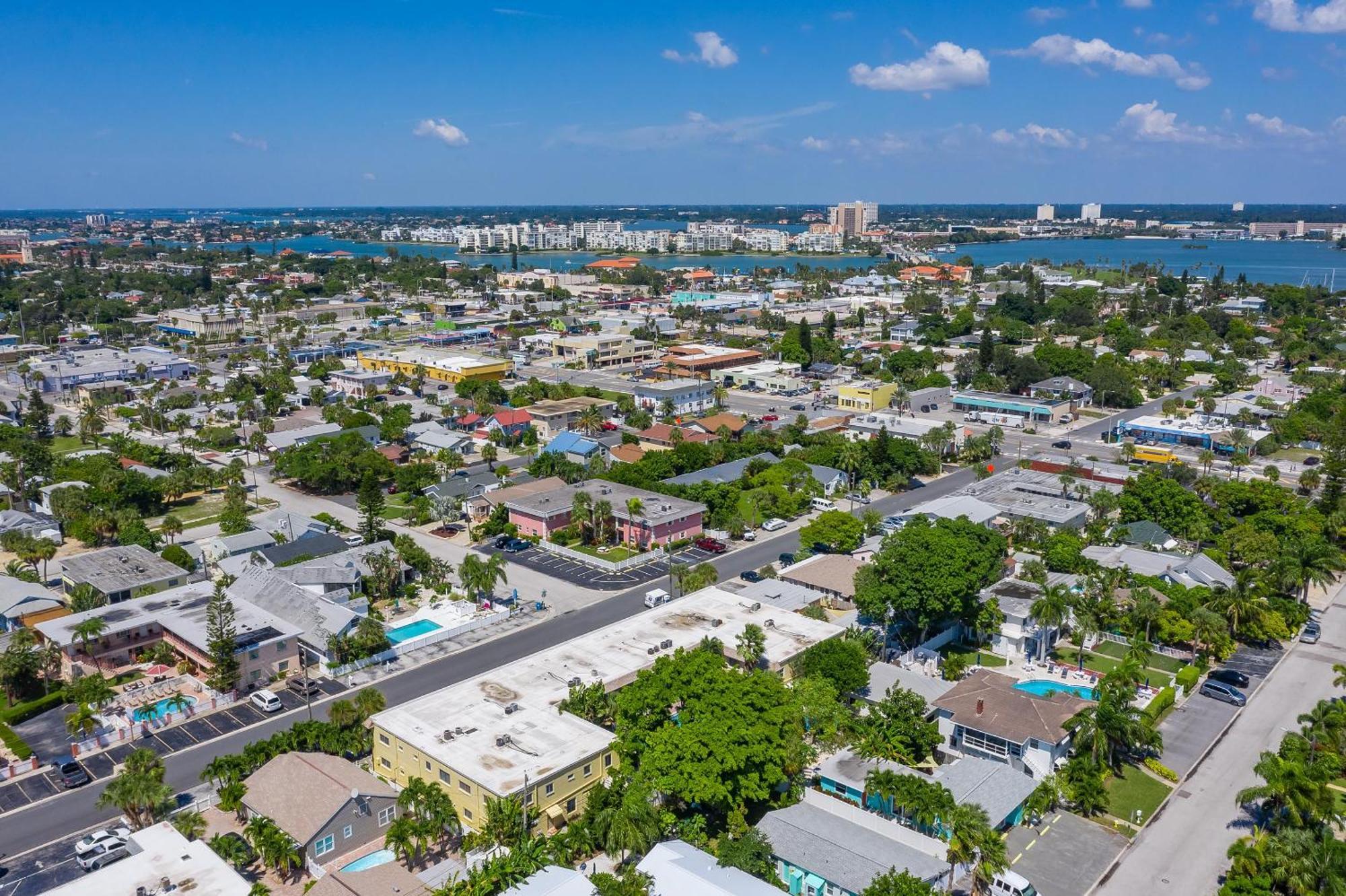 Beach/discount/parking/walkable St. Pete Beach