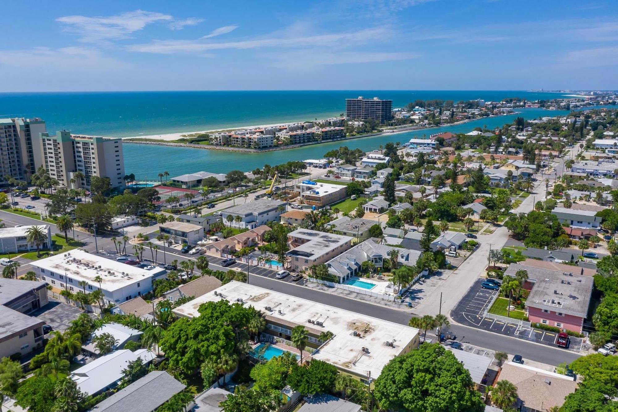 Beach/discount/parking/walkable *