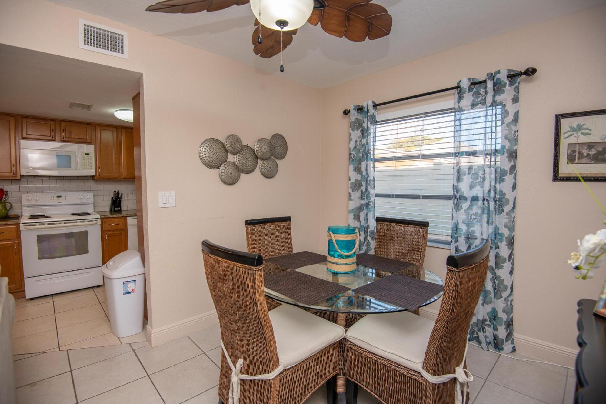 Beach/discount/parking/walkable St. Pete Beach