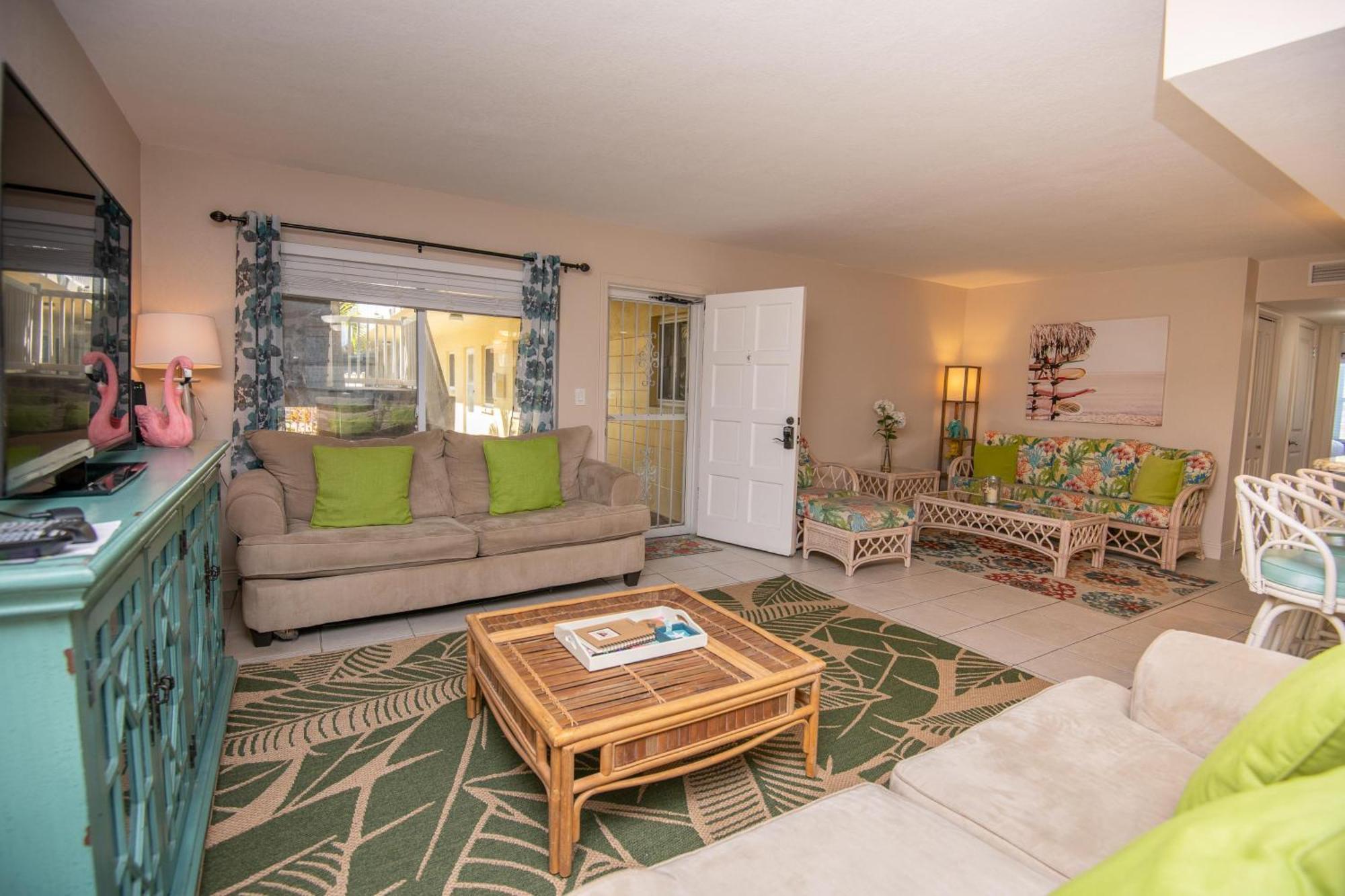 Holiday home Beach/discount/parking/walkable St. Pete Beach