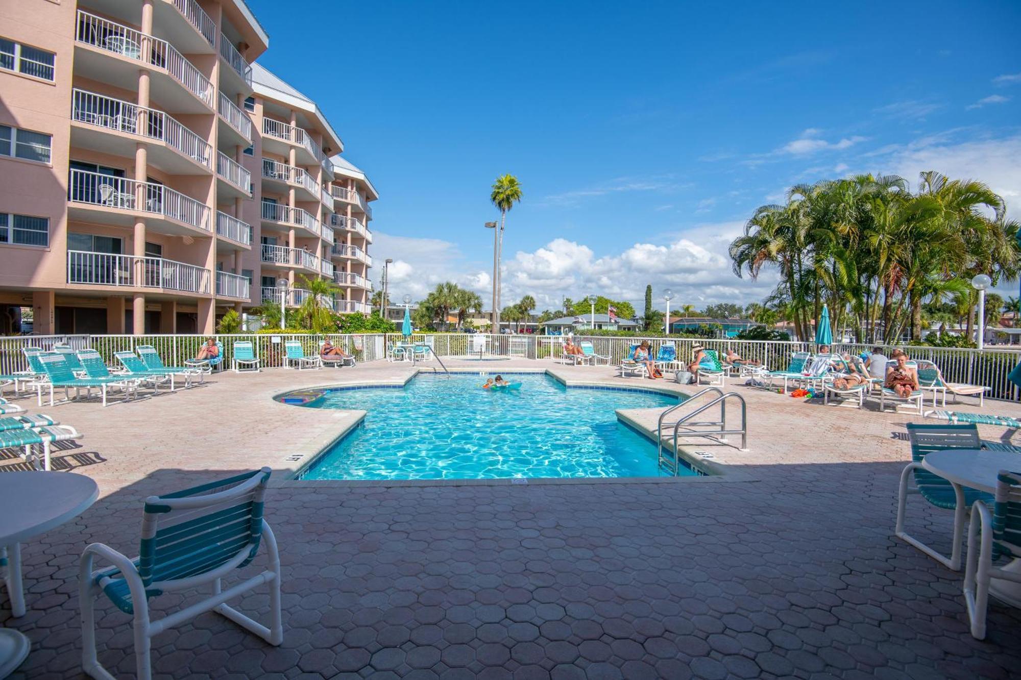 Open - Beach, Free Parking, Amenities, Family Friendly *