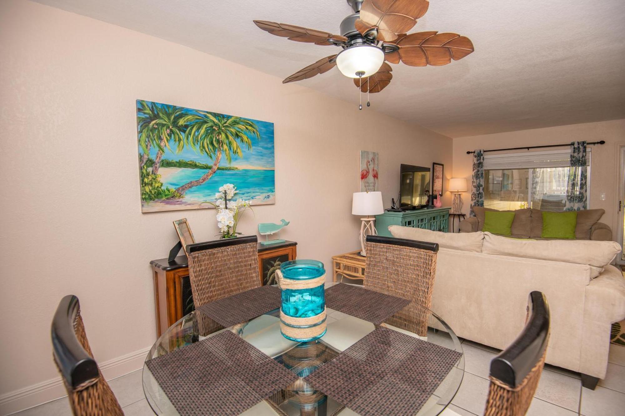 Beach/discount/parking/walkable Holiday home *