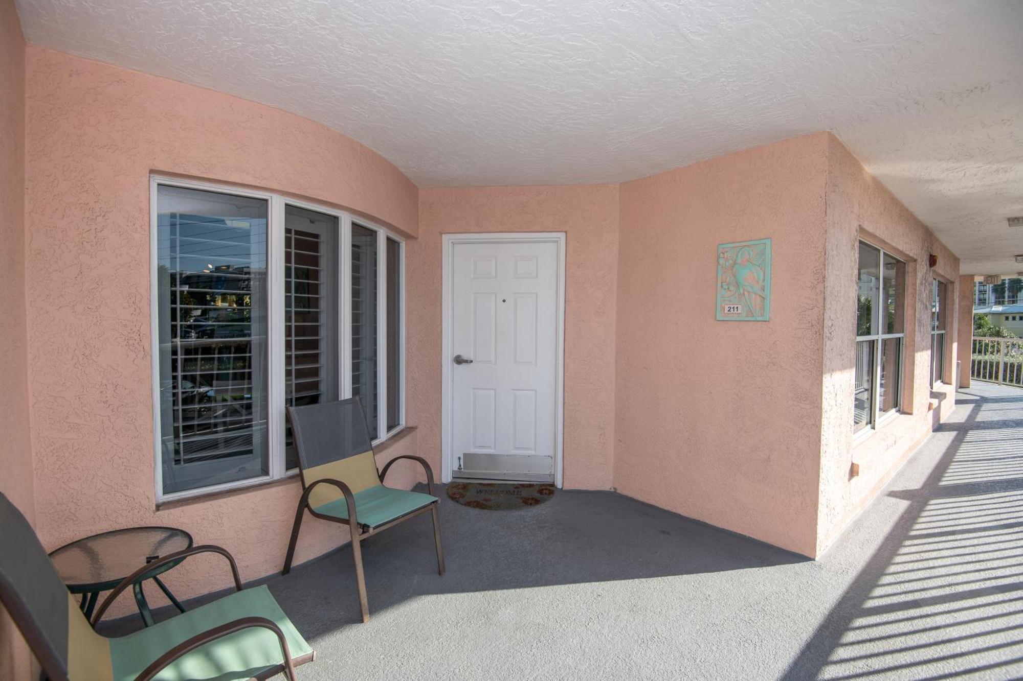 Open - Beach, Free Parking, Amenities, Family Friendly Holiday home St. Pete Beach