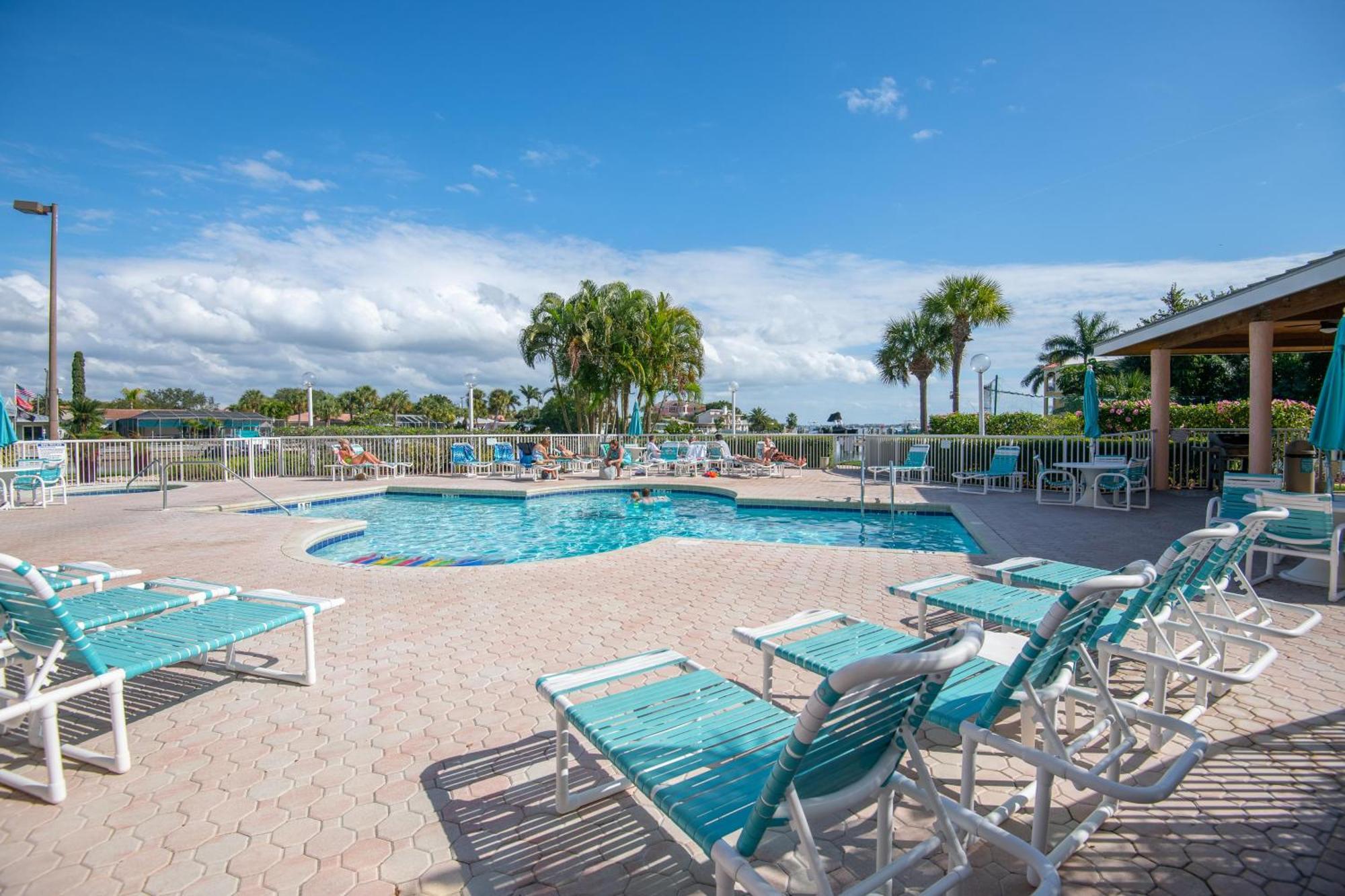 Open - Beach, Free Parking, Amenities, Family Friendly * St. Pete Beach