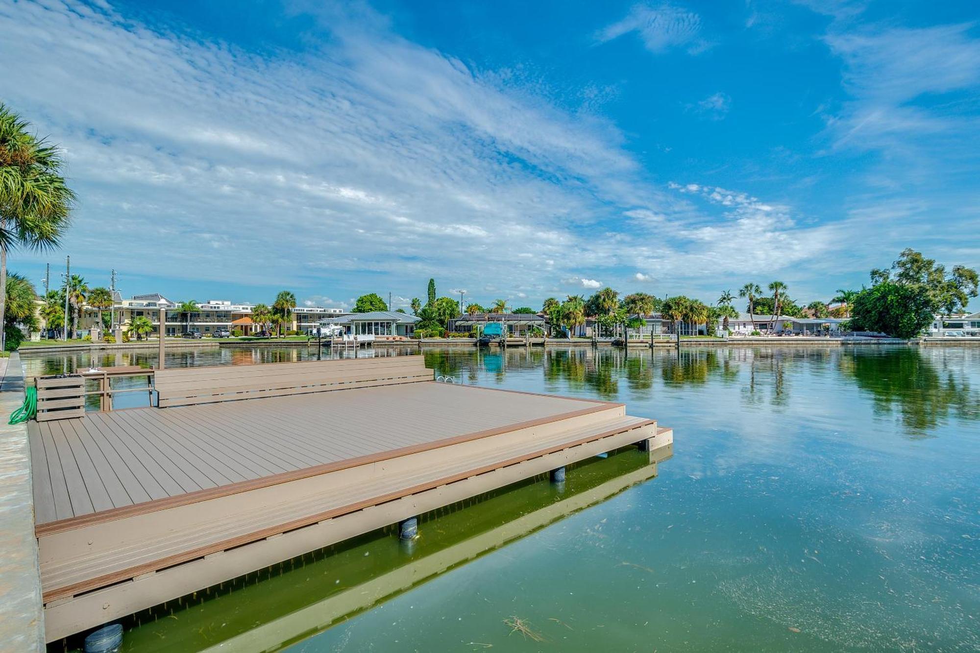 Open - Beach, Free Parking, Amenities, Family Friendly Holiday home *