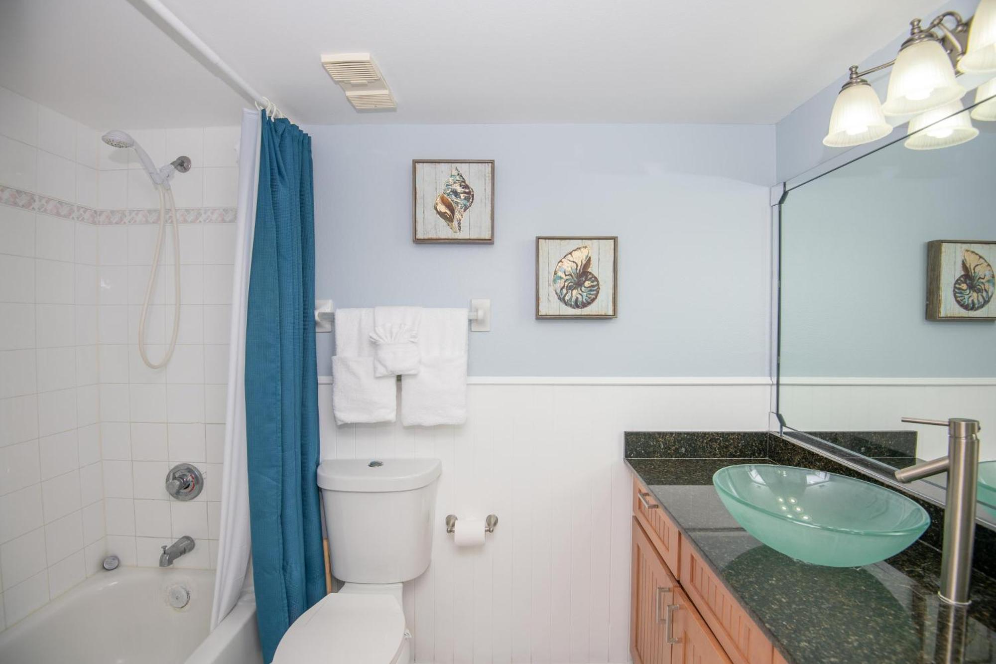 Open - Beach, Free Parking, Amenities, Family Friendly * St. Pete Beach