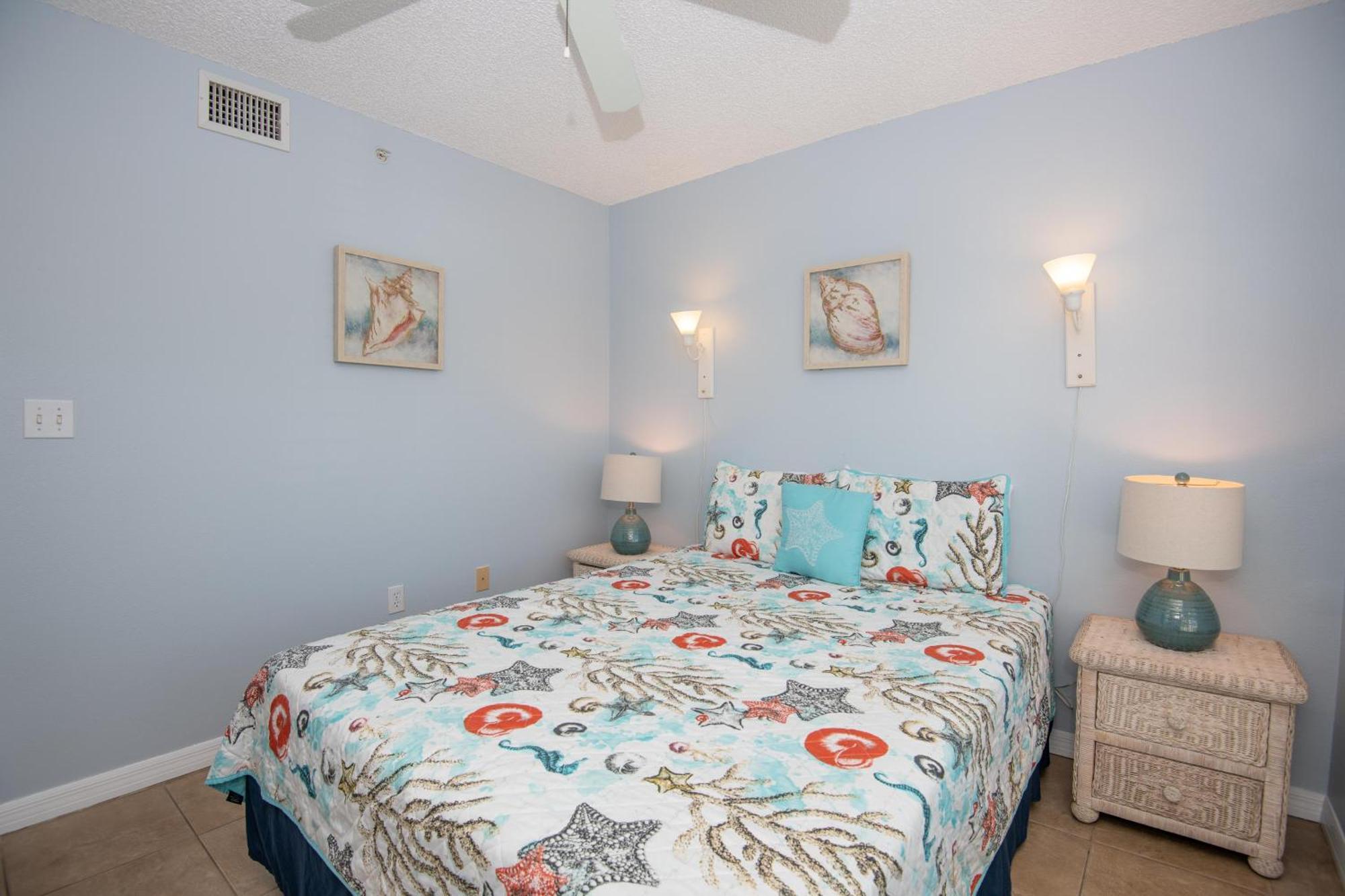 Open - Beach, Free Parking, Amenities, Family Friendly St. Pete Beach