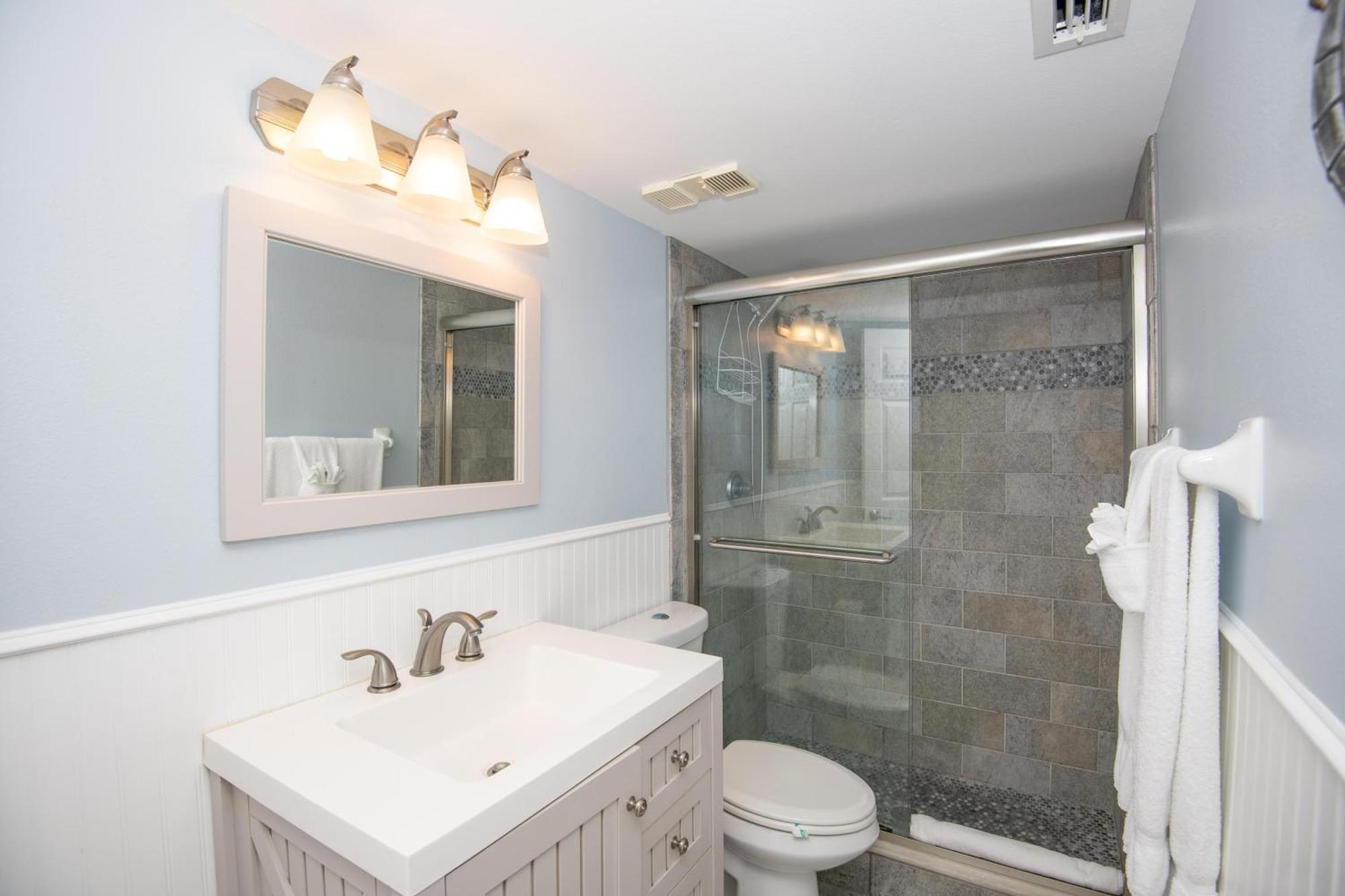 Open - Beach, Free Parking, Amenities, Family Friendly *