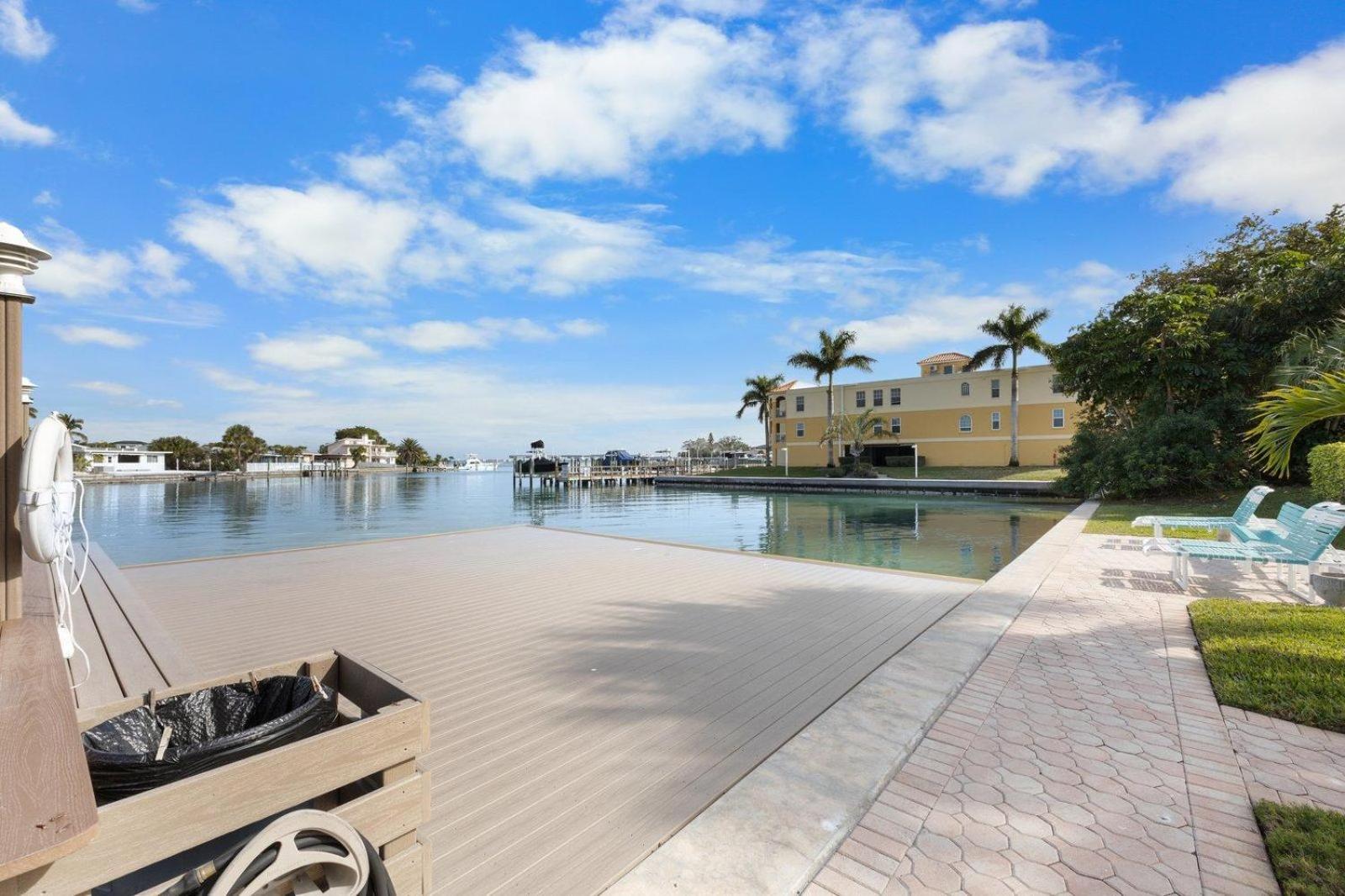 Open - New Owner-renovation/location/walk To Holiday home