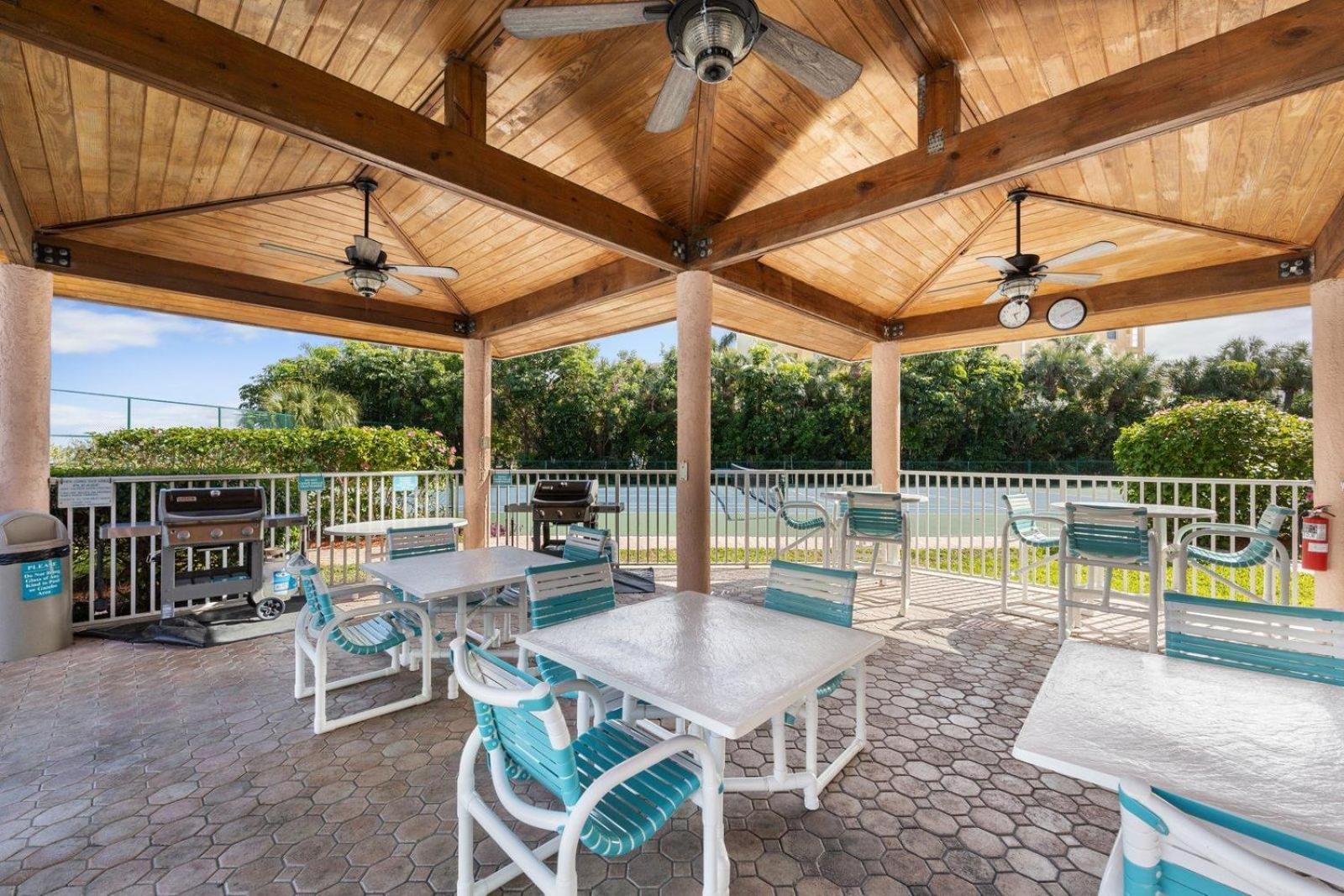 Holiday home Open - New Owner-renovation/location/walk To