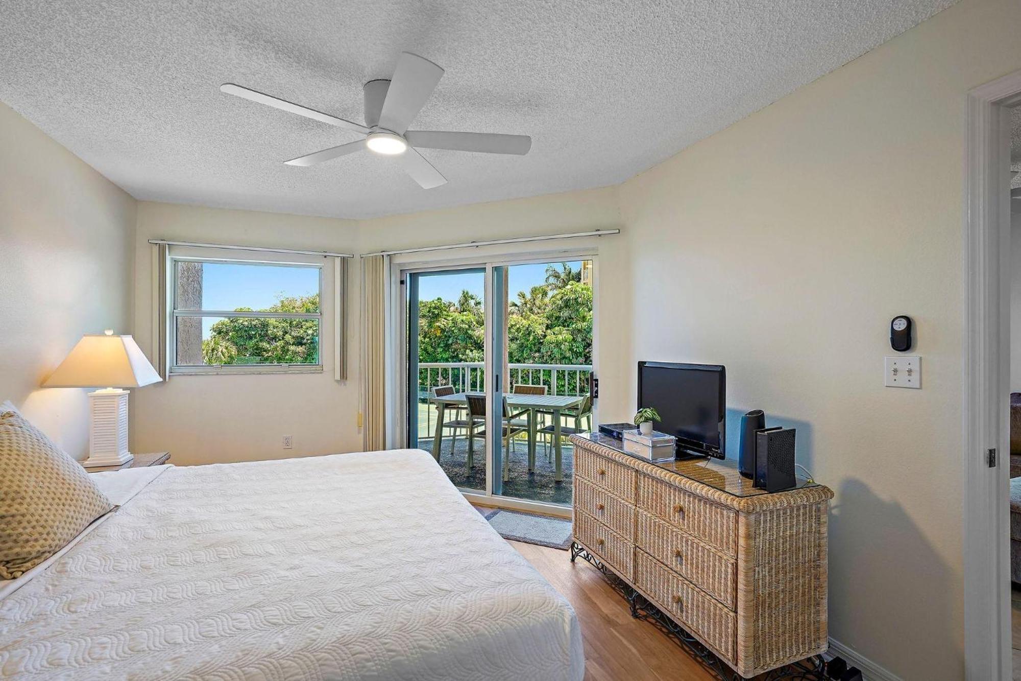 Holiday home Open - New Owner-renovation/location/walk To