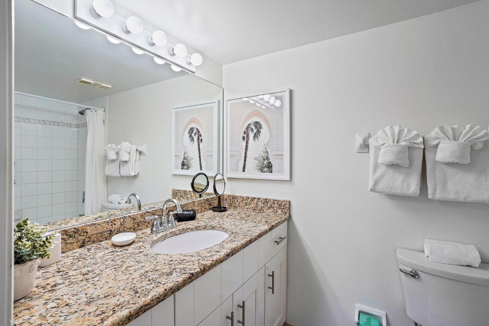 Open - New Owner-renovation/location/walk To Holiday home St. Pete Beach