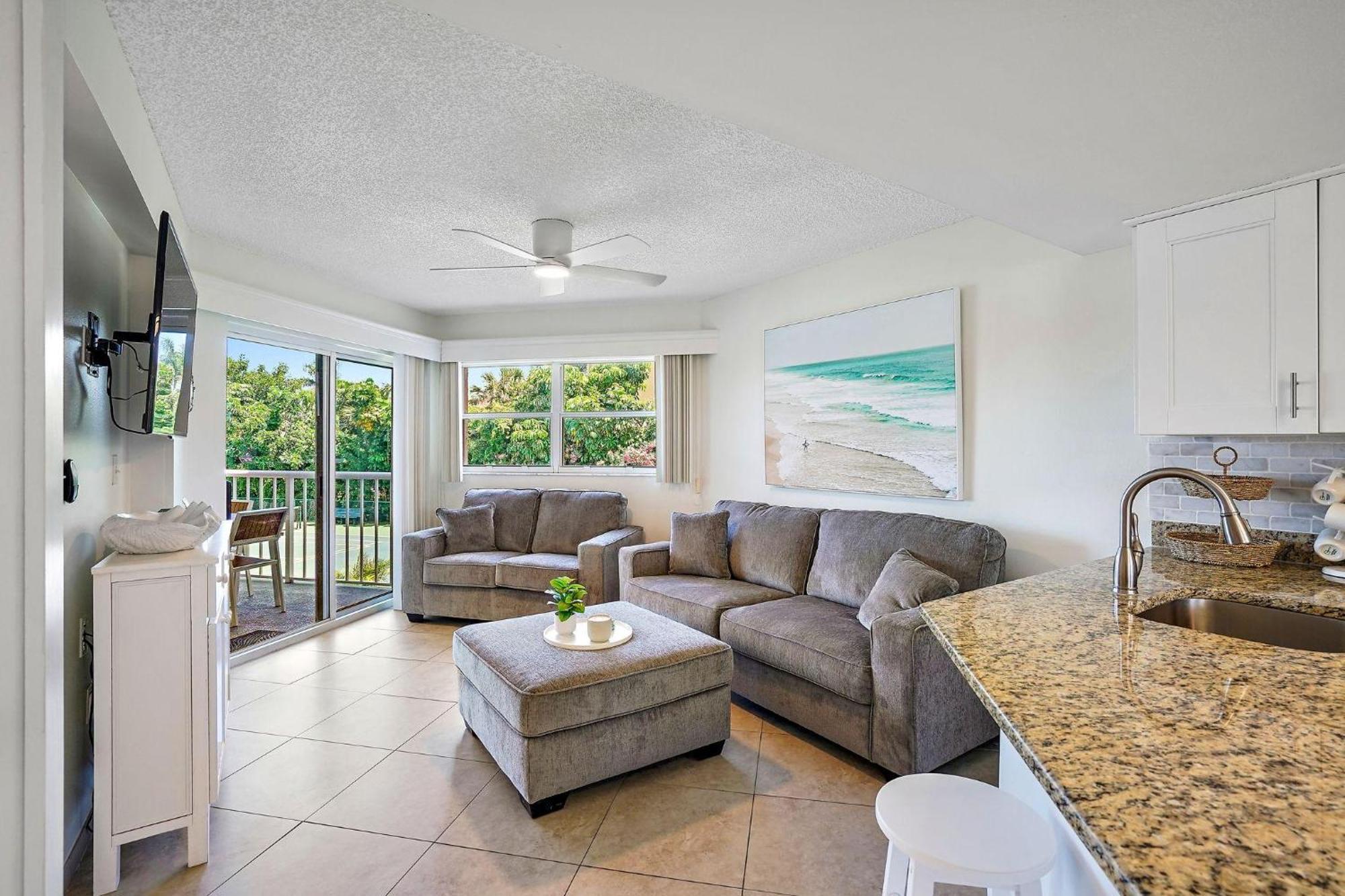 Holiday home Open - New Owner-renovation/location/walk To