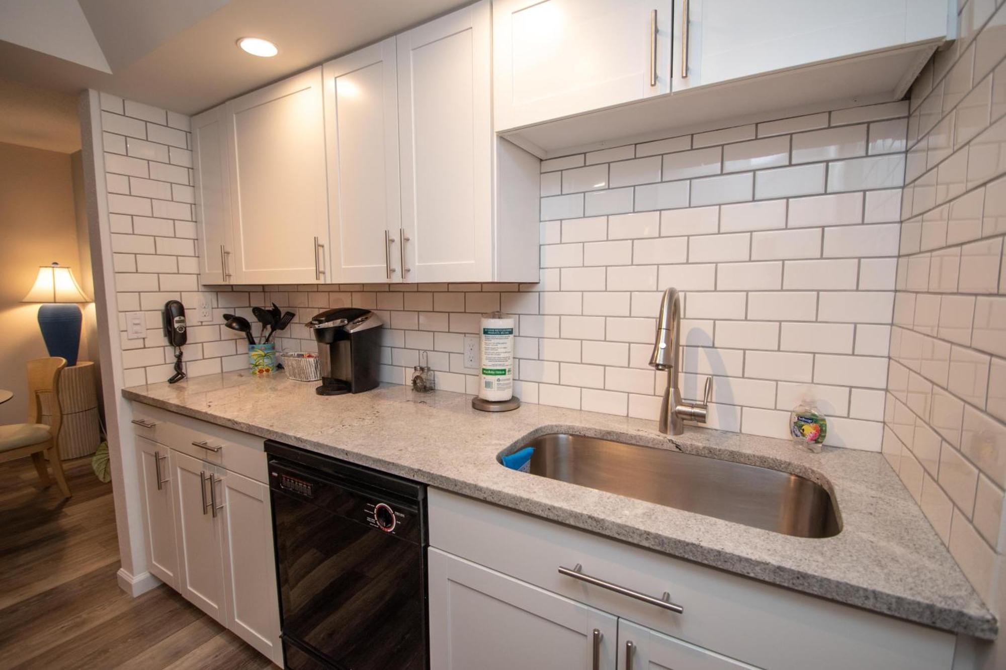 Open - Updated, Beach, Cozy And Comfy, Gated Waterfront St. Pete Beach