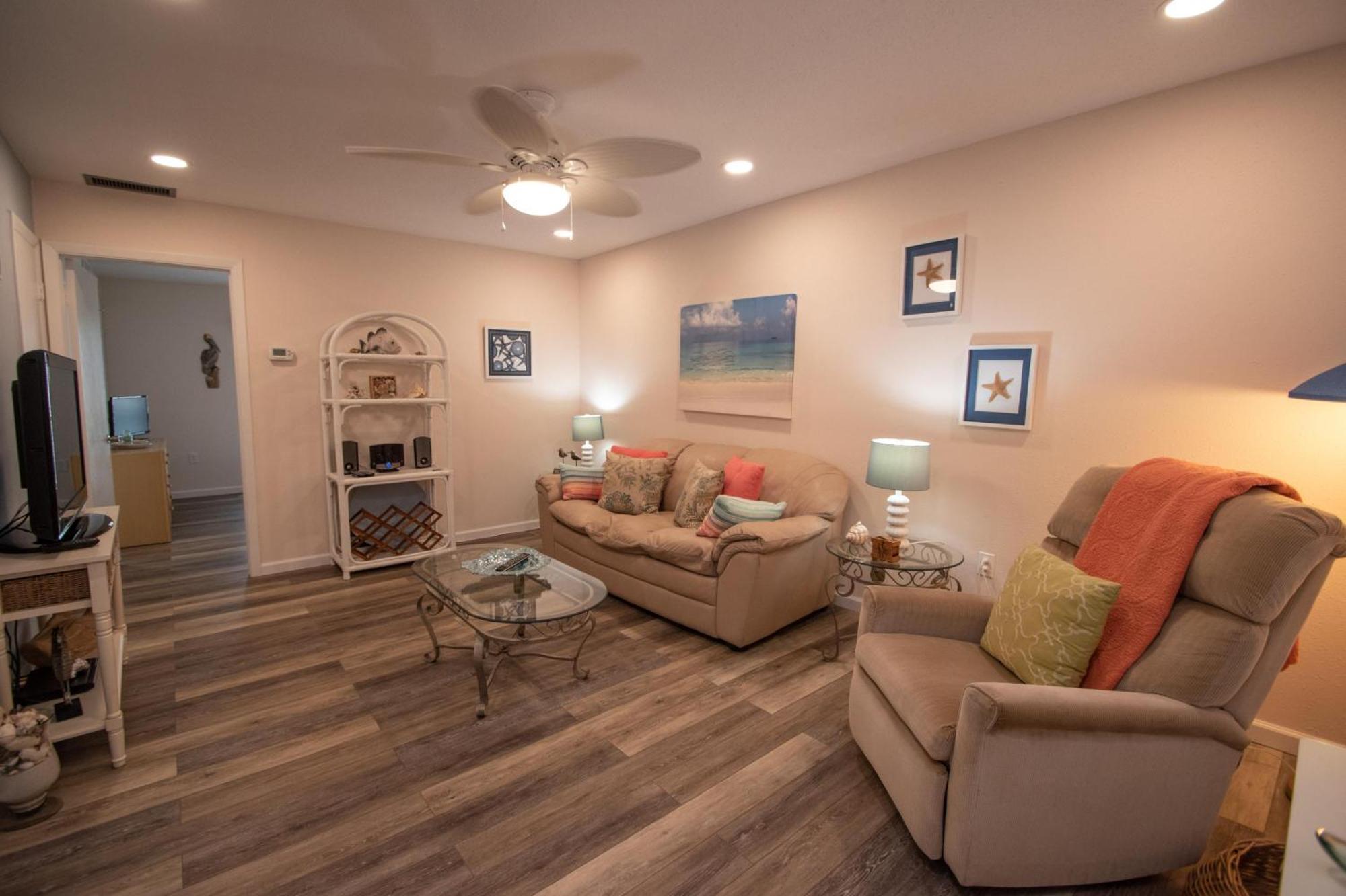 Open - Updated, Beach, Cozy And Comfy, Gated Waterfront