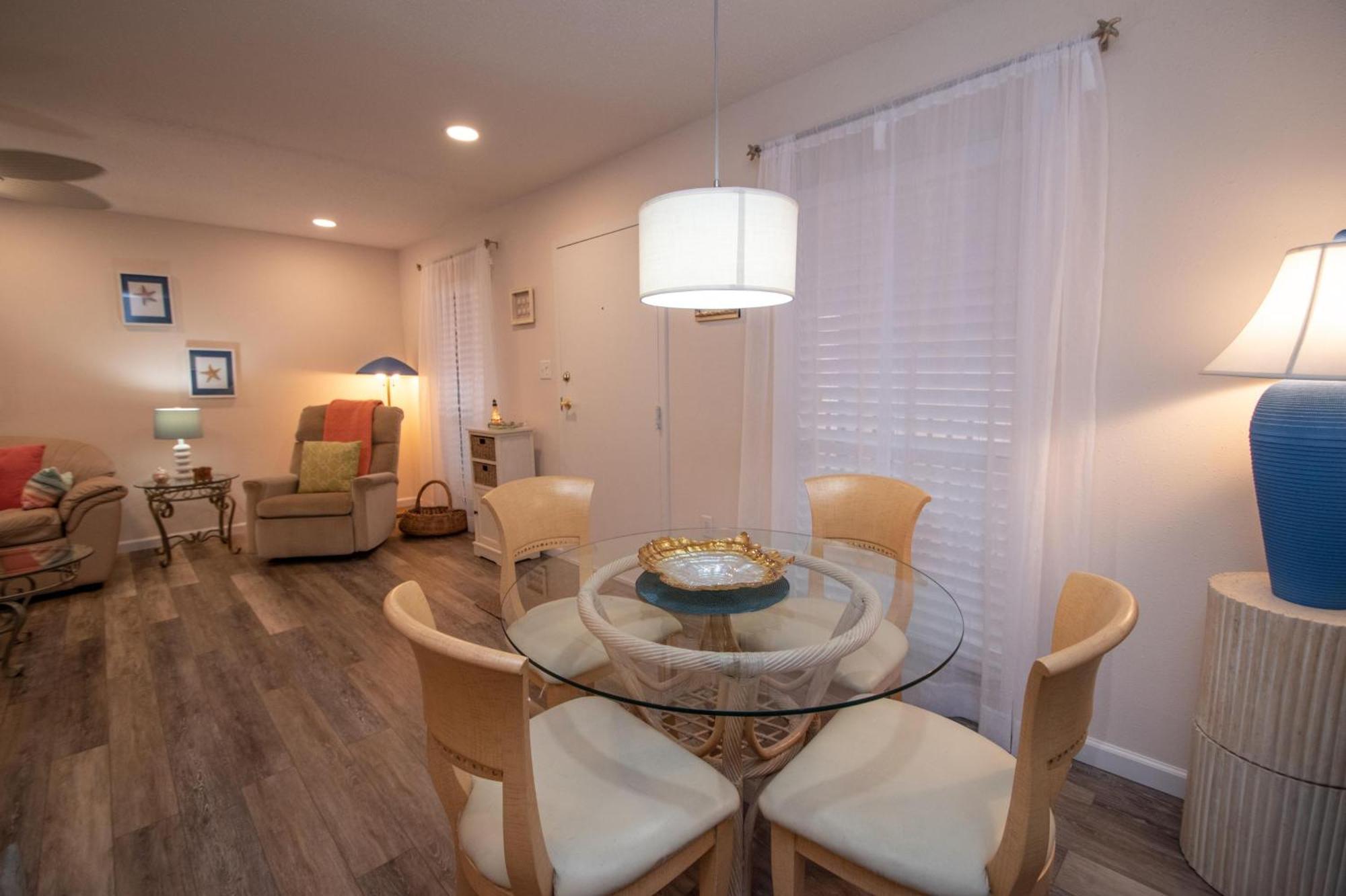 Open - Updated, Beach, Cozy And Comfy, Gated Waterfront St. Pete Beach